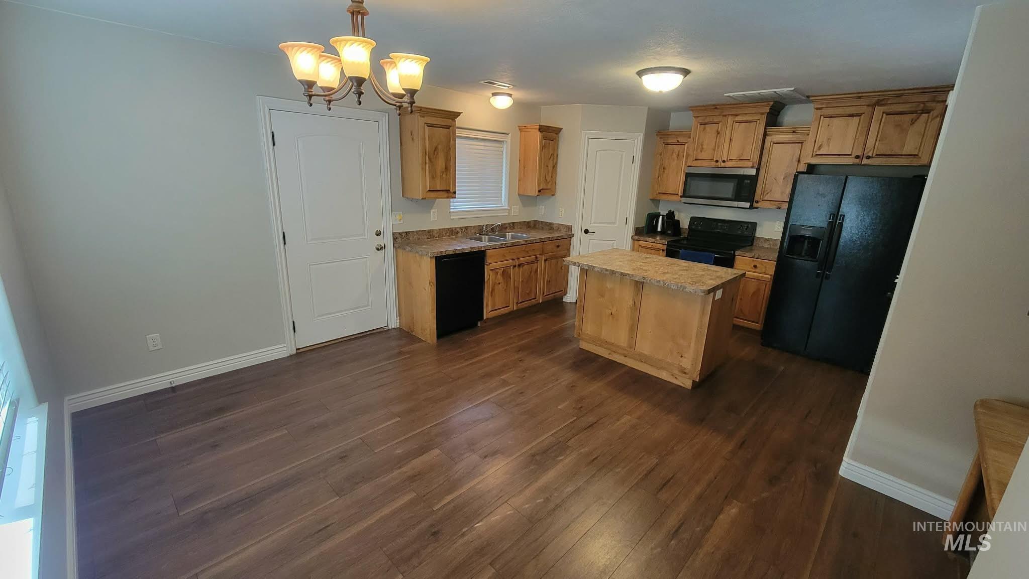 470 Sunflower RD, Rexburg, Idaho 83440, 3 Bedrooms, 2 Bathrooms, Residential For Sale, Price $275,000,MLS 98978626