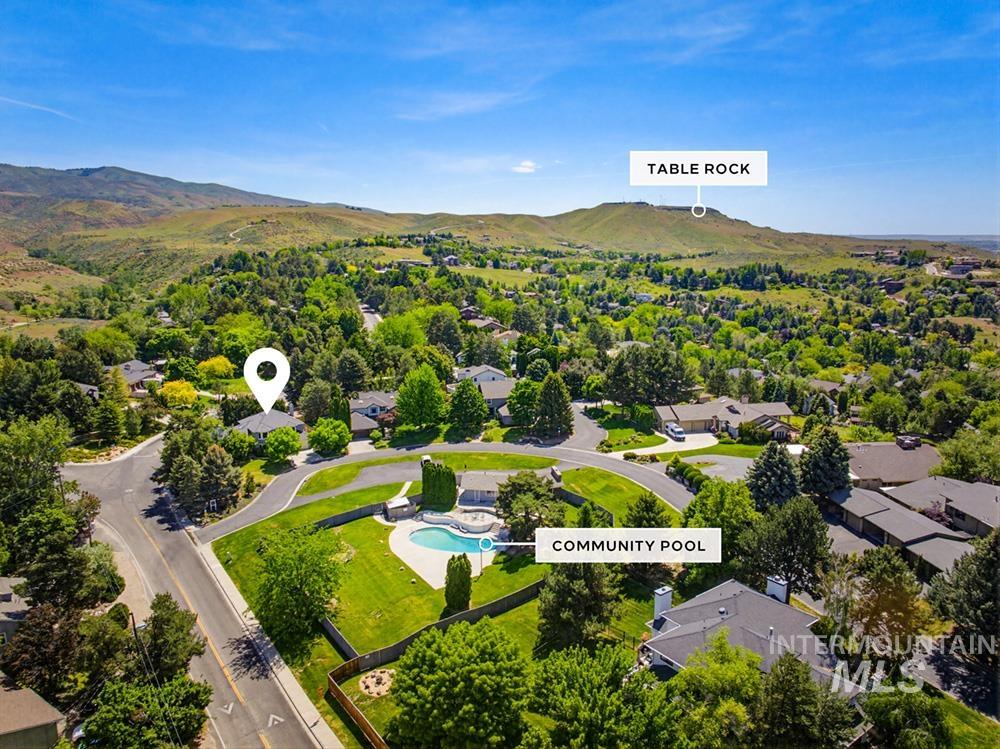 1865 E Sendero Ln, Boise, Idaho 83712, 5 Bedrooms, 3 Bathrooms, Residential For Sale, Price $998,000,MLS 98978631