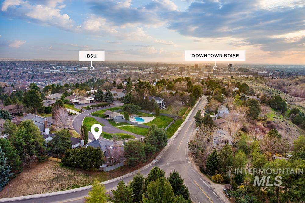 1865 E Sendero Ln, Boise, Idaho 83712, 5 Bedrooms, 3 Bathrooms, Residential For Sale, Price $1,050,000,MLS 98978631