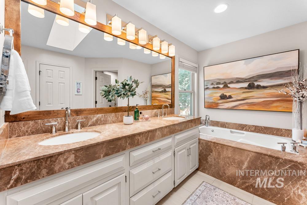 1865 E Sendero Ln, Boise, Idaho 83712, 5 Bedrooms, 3 Bathrooms, Residential For Sale, Price $1,100,000,MLS 98978631