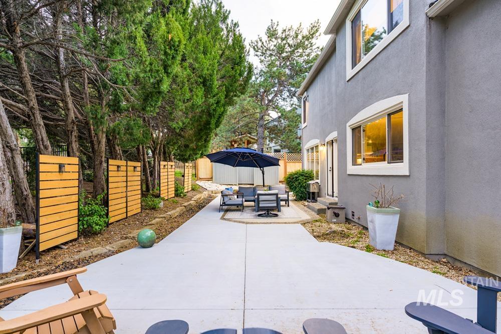 1865 E Sendero Ln, Boise, Idaho 83712, 5 Bedrooms, 3 Bathrooms, Residential For Sale, Price $1,050,000,MLS 98978631