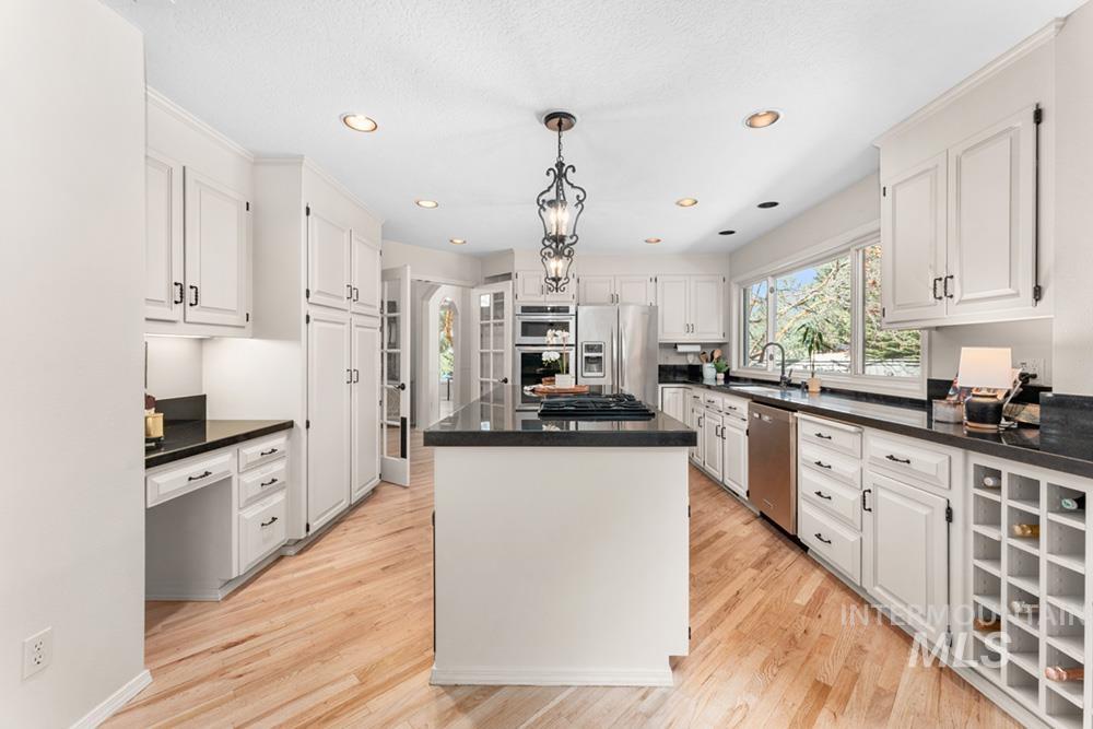 1865 E Sendero Ln, Boise, Idaho 83712, 5 Bedrooms, 3 Bathrooms, Residential For Sale, Price $1,100,000,MLS 98978631