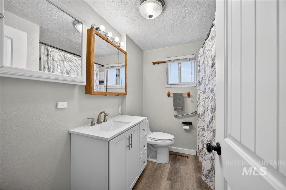 1604 N. Plateau Ave., Caldwell, Idaho 83605, 4 Bedrooms, 1 Bathroom, Residential For Sale, Price $289,900,MLS 98978636