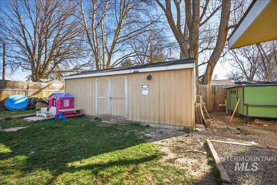 1604 N. Plateau Ave., Caldwell, Idaho 83605, 4 Bedrooms, 1 Bathroom, Residential For Sale, Price $289,900,MLS 98978636