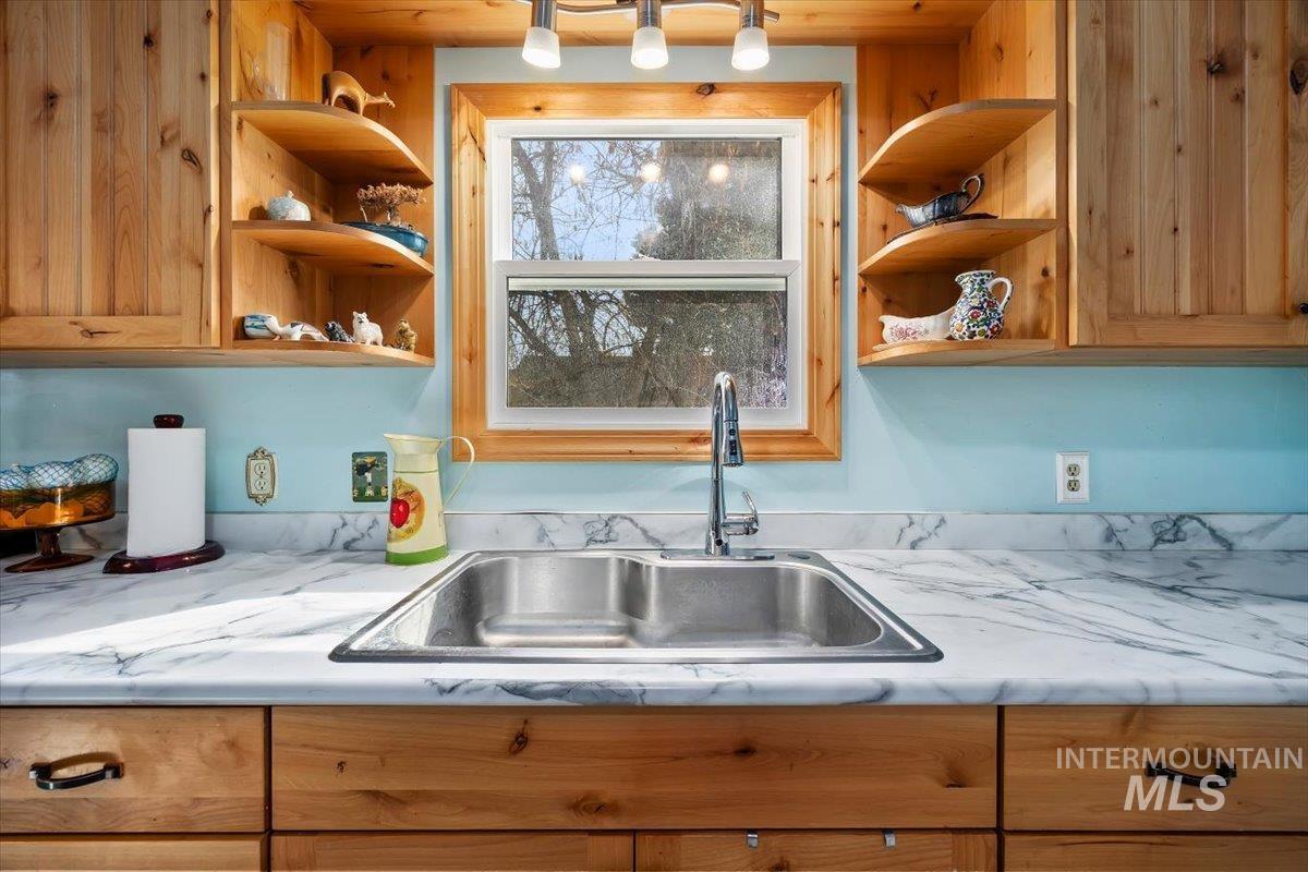 403 Filer Ave W, Twin Falls, Idaho 83301, 2 Bedrooms, 1 Bathroom, Residential For Sale, Price $239,900,MLS 98978639