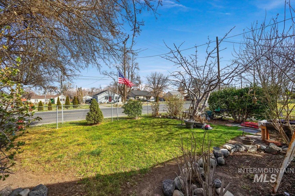 403 Filer Ave W, Twin Falls, Idaho 83301, 2 Bedrooms, 1 Bathroom, Residential For Sale, Price $239,900,MLS 98978639