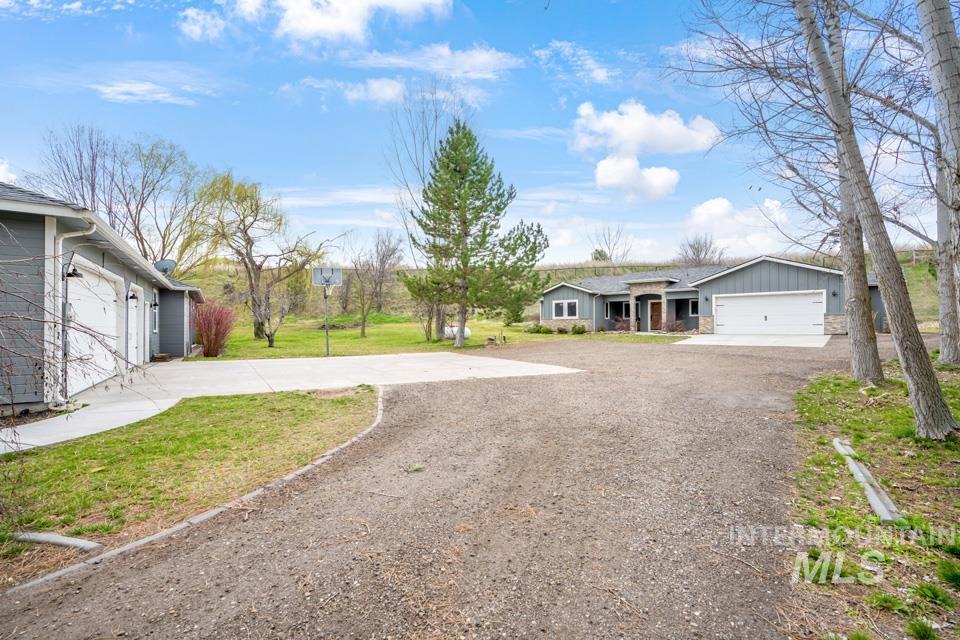 9339 Northview Rd, Middleton, Idaho 83644, 6 Bedrooms, 3.5 Bathrooms, Residential For Sale, Price $1,250,000,MLS 98978640