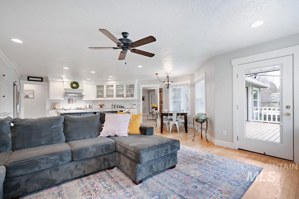 9339 Northview Rd, Middleton, Idaho 83644, 6 Bedrooms, 3.5 Bathrooms, Residential For Sale, Price $1,250,000,MLS 98978640