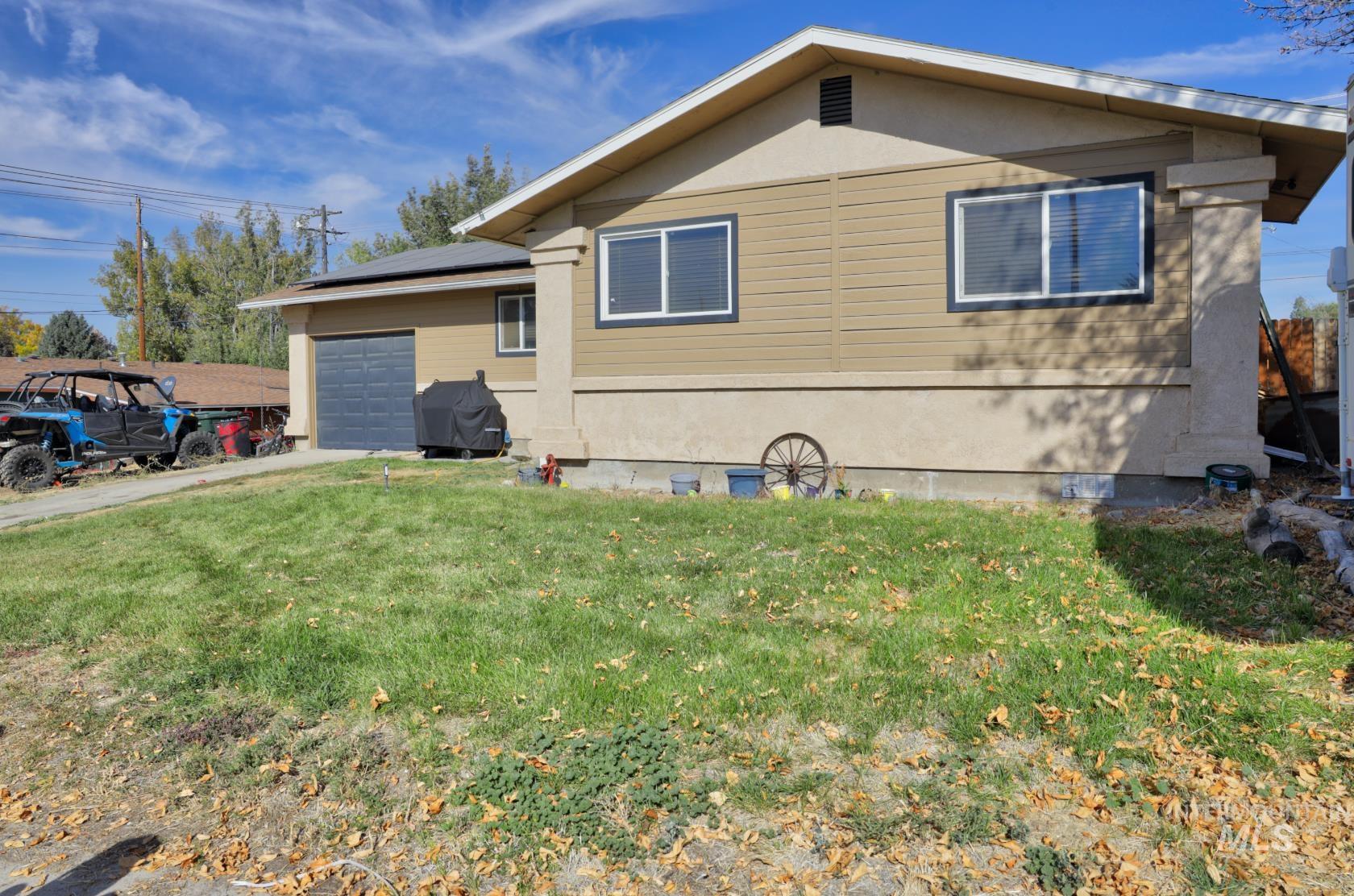 130 E Morris Ct, Kuna, Idaho 83634, 3 Bedrooms, 2 Bathrooms, Residential For Sale, Price $350,000,MLS 98978647