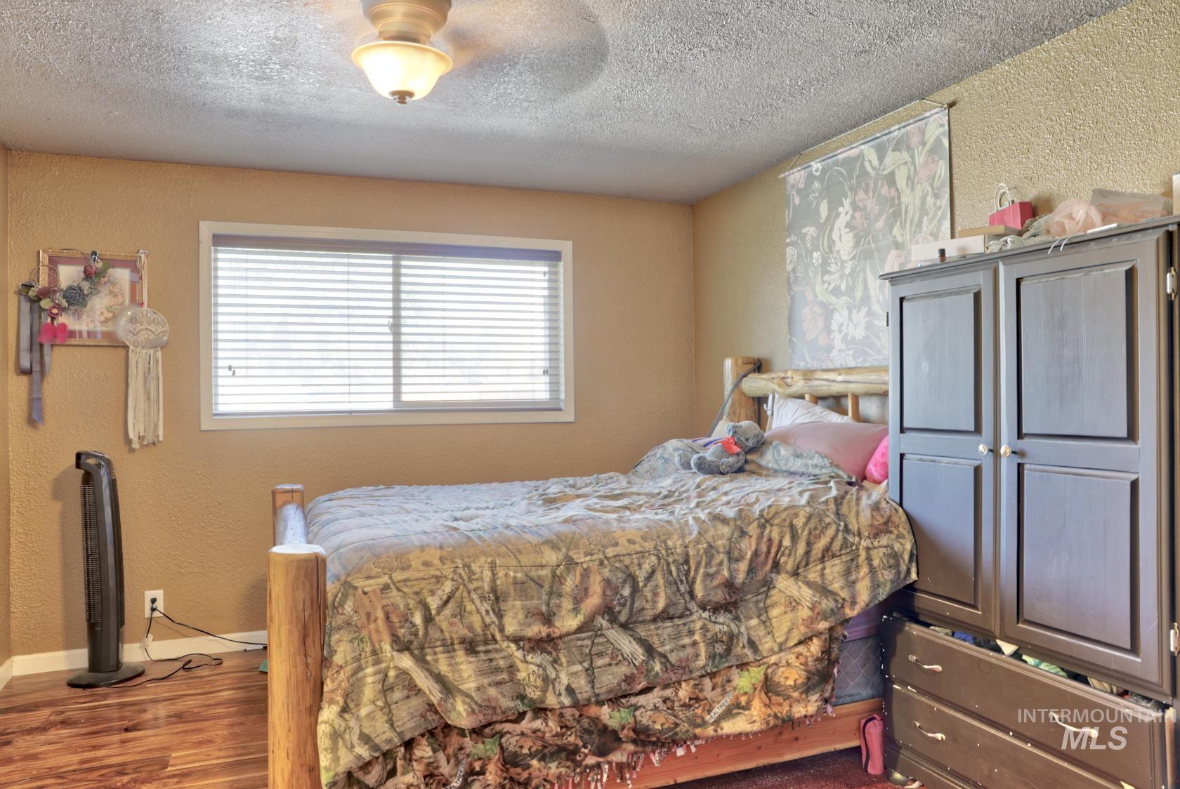 130 E Morris Ct, Kuna, Idaho 83634, 3 Bedrooms, 2 Bathrooms, Residential For Sale, Price $350,000,MLS 98978647