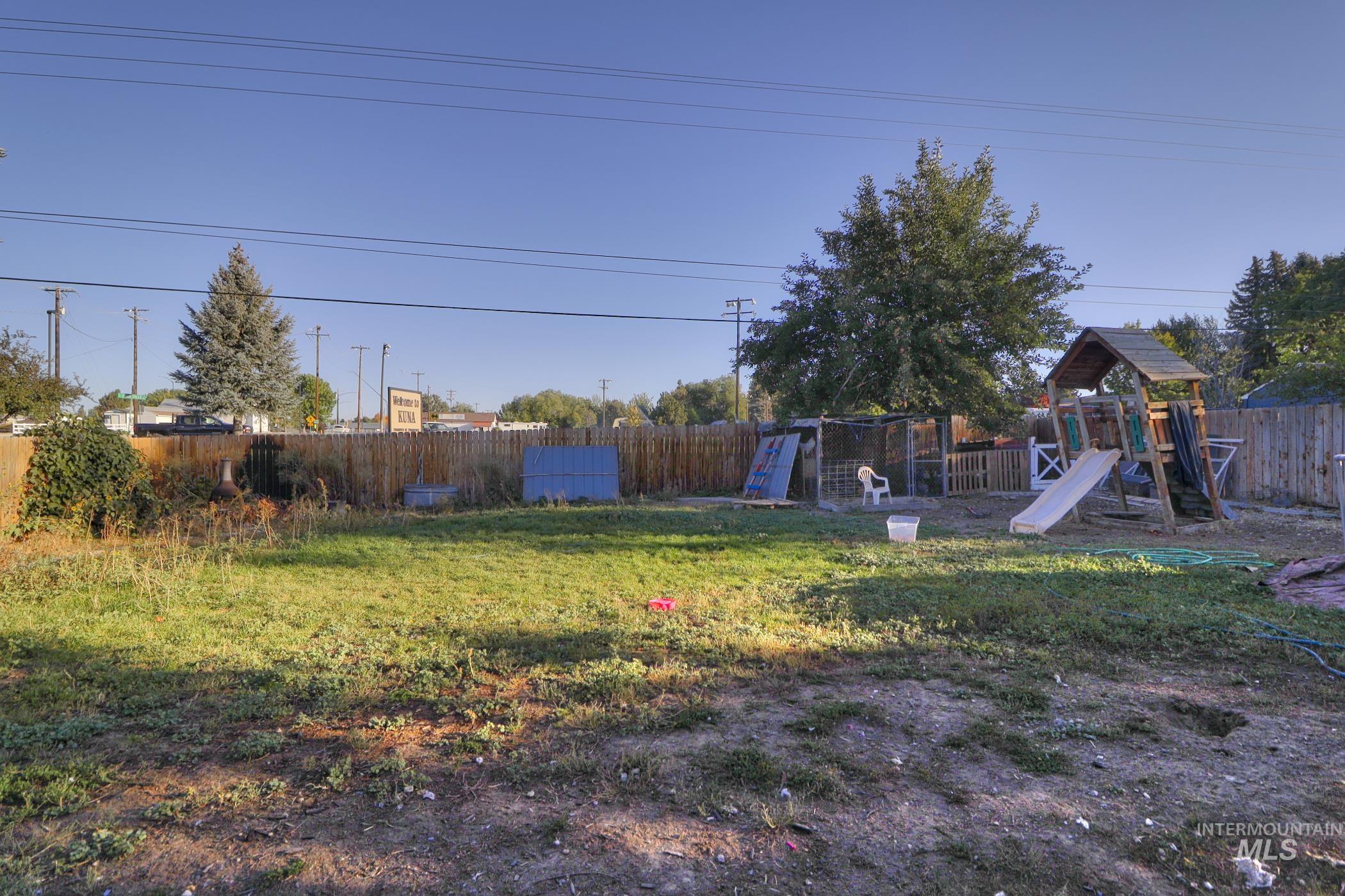 130 E Morris Ct, Kuna, Idaho 83634, 3 Bedrooms, 2 Bathrooms, Residential For Sale, Price $350,000,MLS 98978647