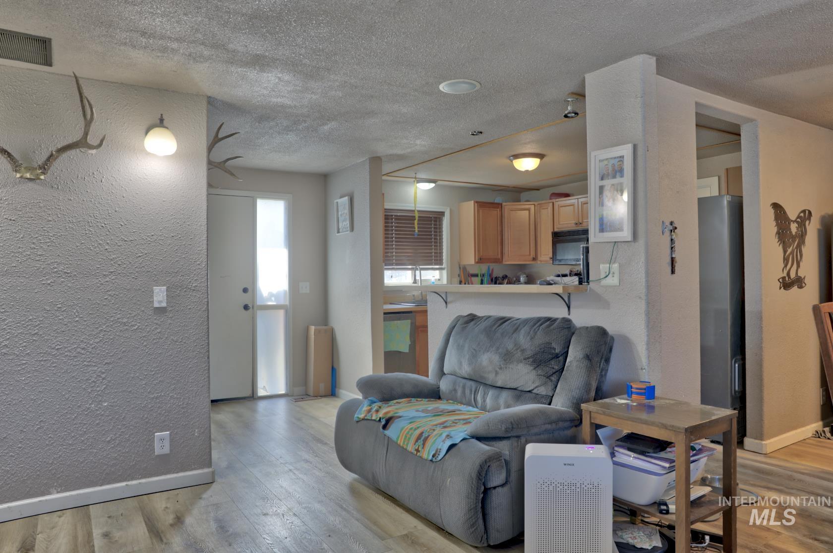 130 E Morris Ct, Kuna, Idaho 83634, 3 Bedrooms, 2 Bathrooms, Residential For Sale, Price $350,000,MLS 98978647