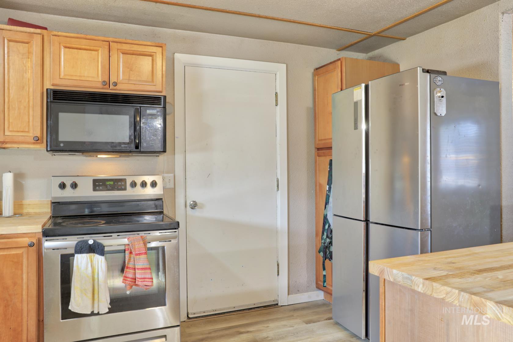 130 E Morris Ct, Kuna, Idaho 83634, 3 Bedrooms, 2 Bathrooms, Residential For Sale, Price $350,000,MLS 98978647