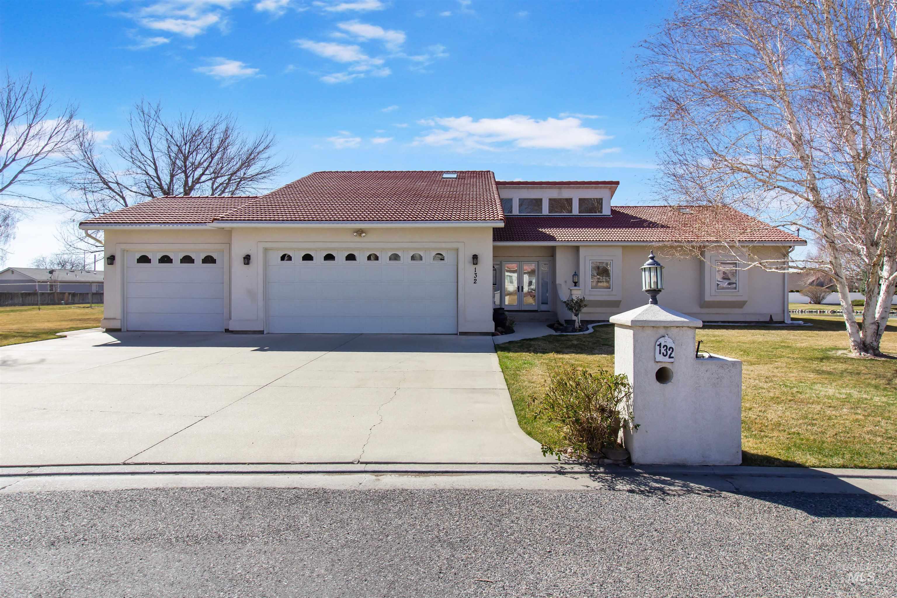 132 Los Lagos, Twin Falls, Idaho 83301, 3 Bedrooms, 2.5 Bathrooms, Residential For Sale, Price $630,000, 98978648