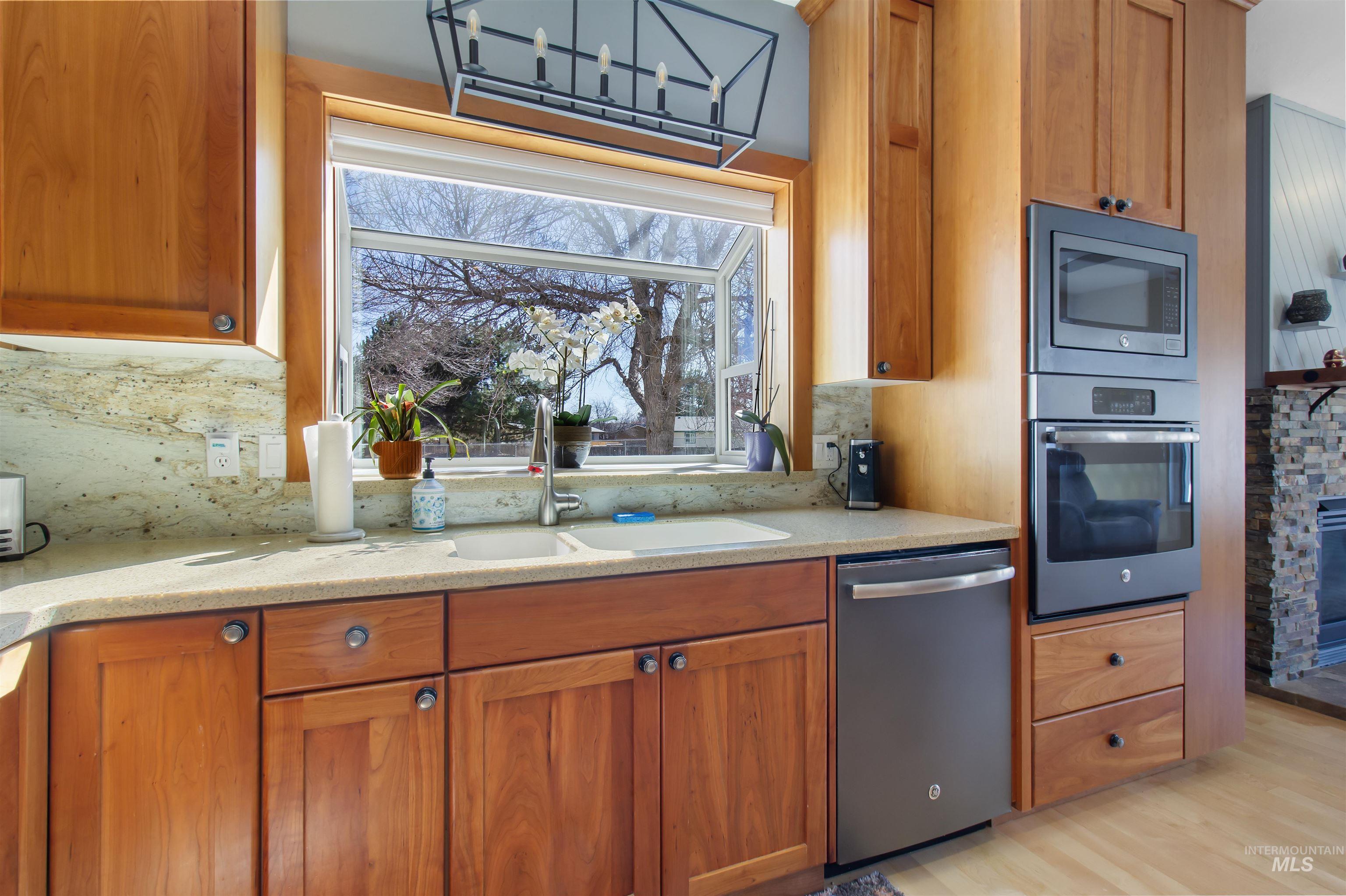 132 Los Lagos, Twin Falls, Idaho 83301, 3 Bedrooms, 2.5 Bathrooms, Residential For Sale, Price $630,000, 98978648