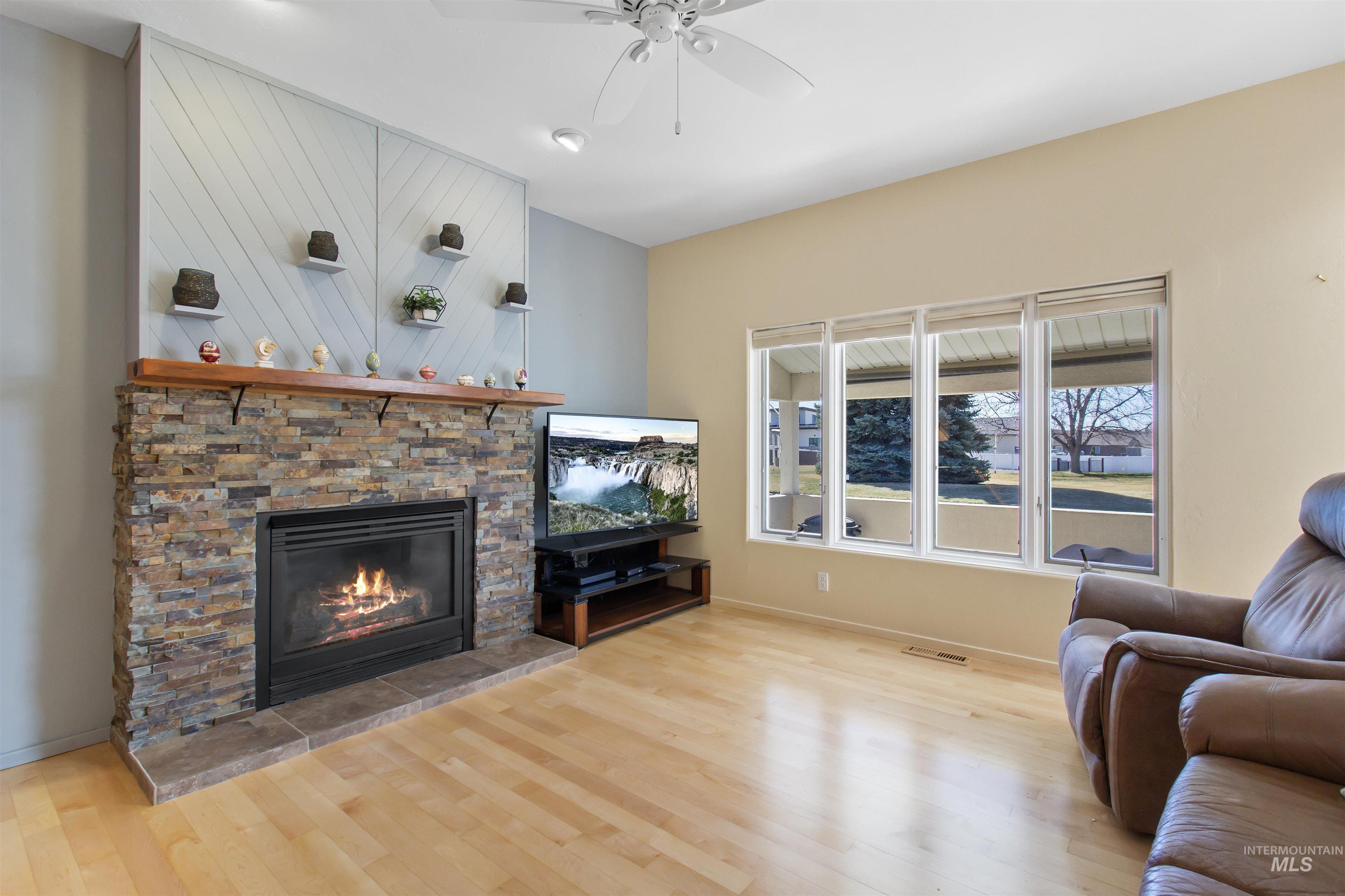 132 Los Lagos, Twin Falls, Idaho 83301, 3 Bedrooms, 2.5 Bathrooms, Residential For Sale, Price $630,000, 98978648