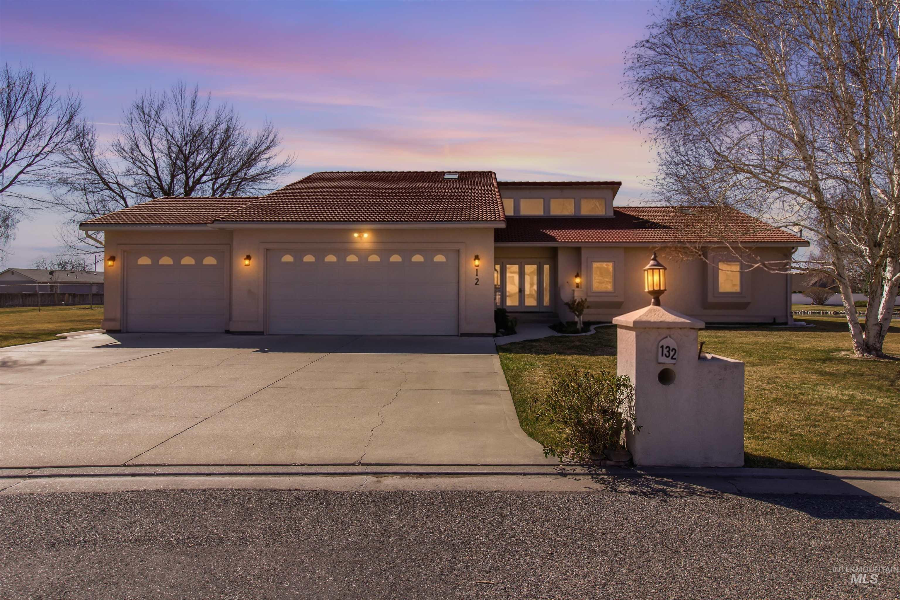 132 Los Lagos, Twin Falls, Idaho 83301, 3 Bedrooms, 2.5 Bathrooms, Residential For Sale, Price $630,000, 98978648