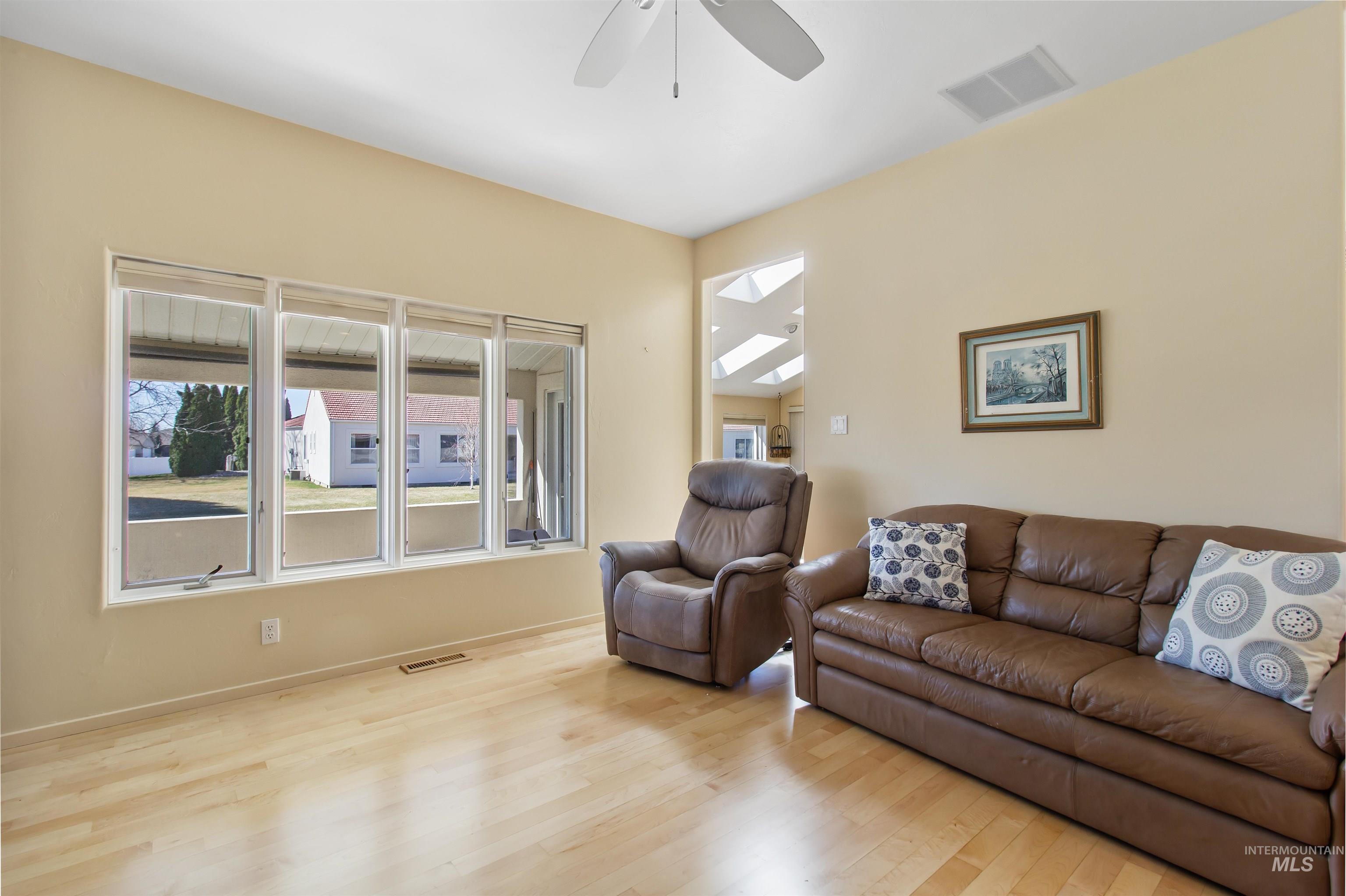 132 Los Lagos, Twin Falls, Idaho 83301, 3 Bedrooms, 2.5 Bathrooms, Residential For Sale, Price $630,000, 98978648