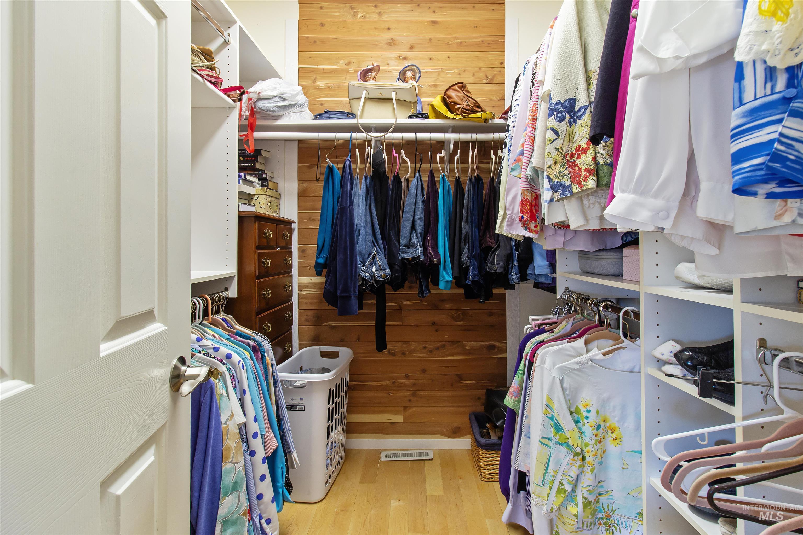 132 Los Lagos, Twin Falls, Idaho 83301, 3 Bedrooms, 2.5 Bathrooms, Residential For Sale, Price $630,000, 98978648