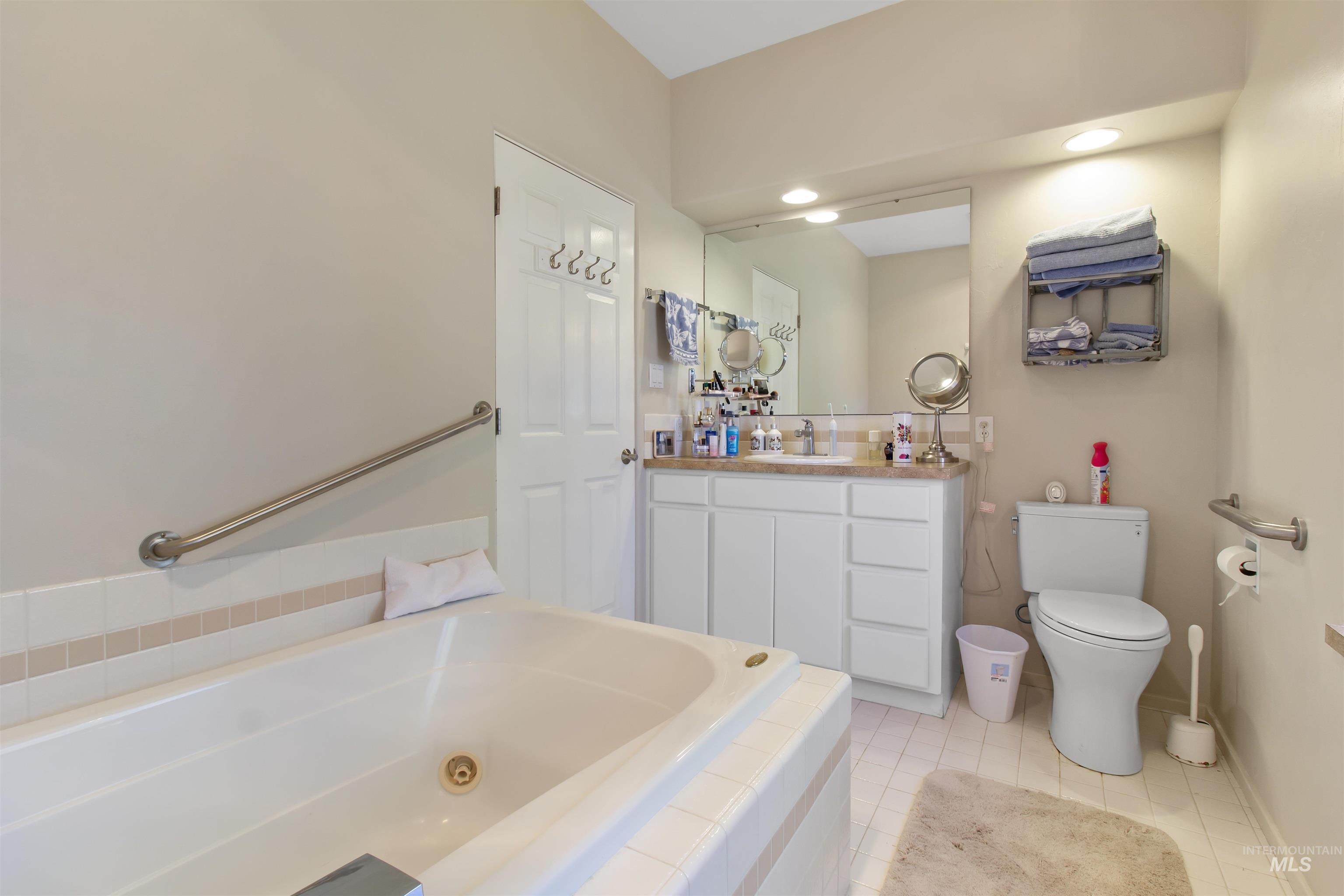 132 Los Lagos, Twin Falls, Idaho 83301, 3 Bedrooms, 2.5 Bathrooms, Residential For Sale, Price $630,000, 98978648