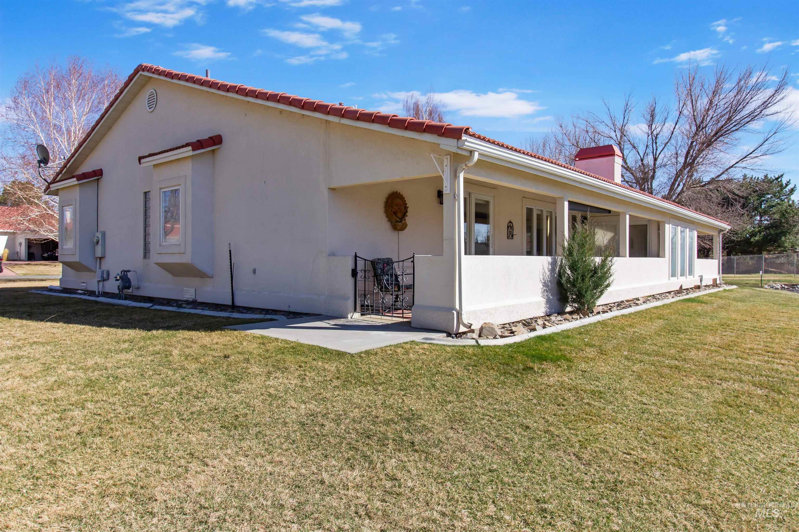 132 Los Lagos, Twin Falls, Idaho 83301, 3 Bedrooms, 2.5 Bathrooms, Residential For Sale, Price $630,000, 98978648