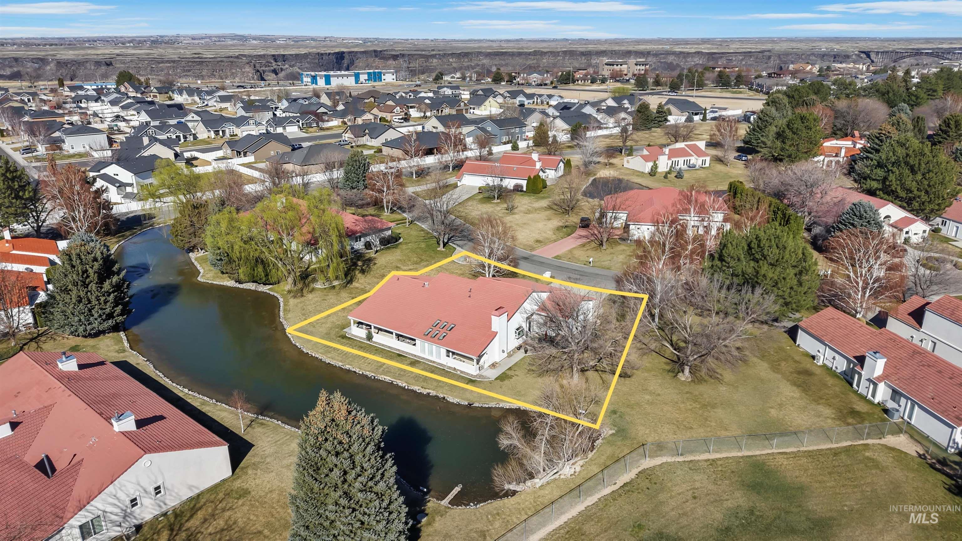 132 Los Lagos, Twin Falls, Idaho 83301, 3 Bedrooms, 2.5 Bathrooms, Residential For Sale, Price $630,000, 98978648