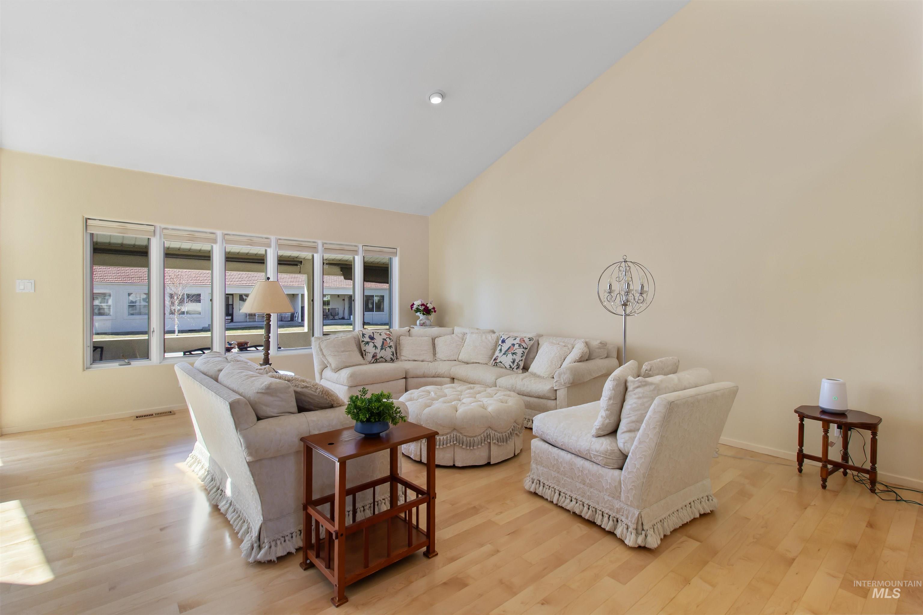 132 Los Lagos, Twin Falls, Idaho 83301, 3 Bedrooms, 2.5 Bathrooms, Residential For Sale, Price $630,000, 98978648