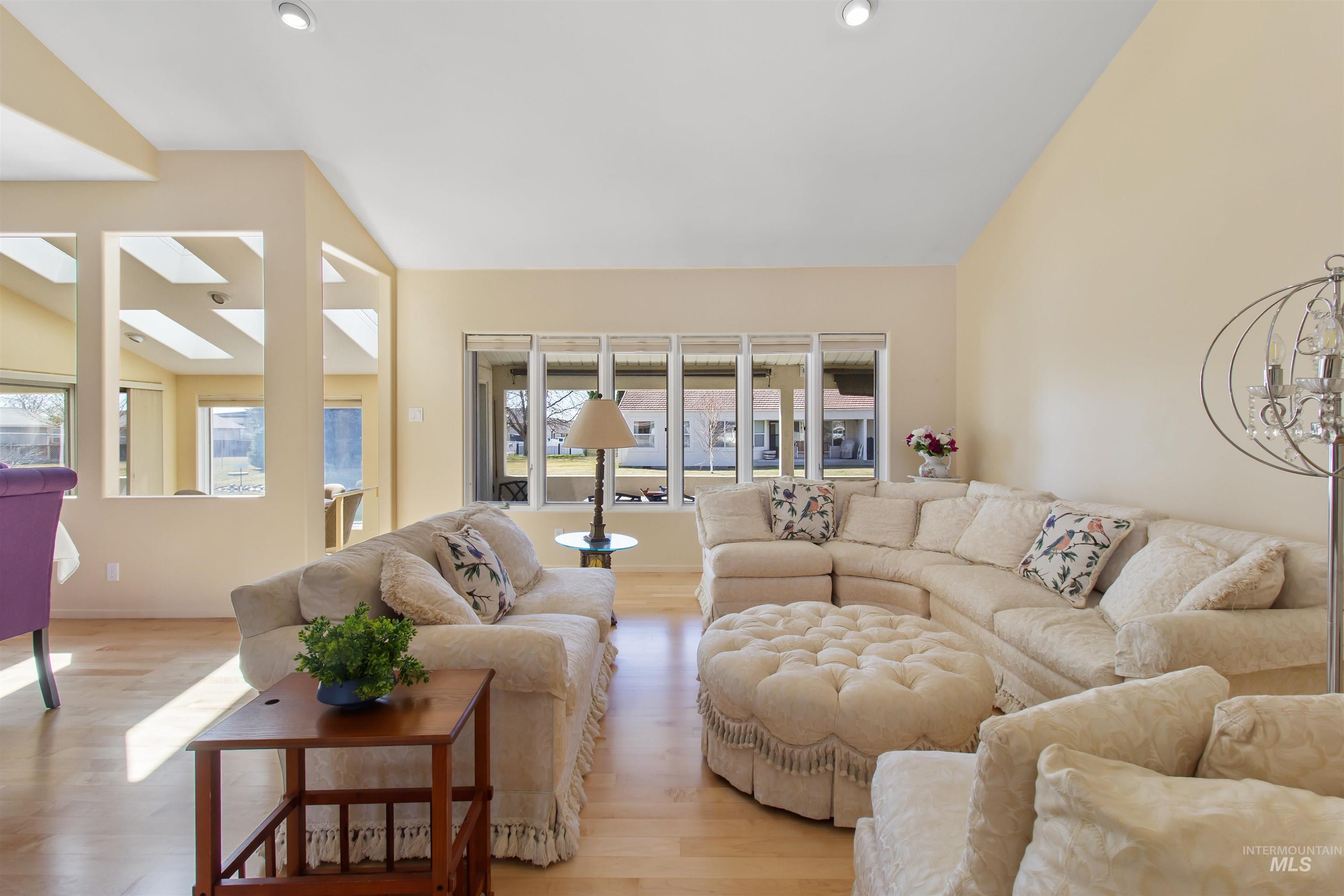 132 Los Lagos, Twin Falls, Idaho 83301, 3 Bedrooms, 2.5 Bathrooms, Residential For Sale, Price $630,000, 98978648