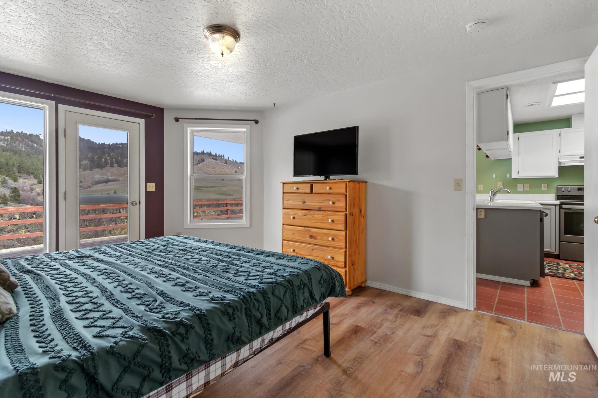 376 Rimview Dr., Boise, Idaho 83716, 3 Bedrooms, 2 Bathrooms, Residential For Sale, Price $544,900, 98978649