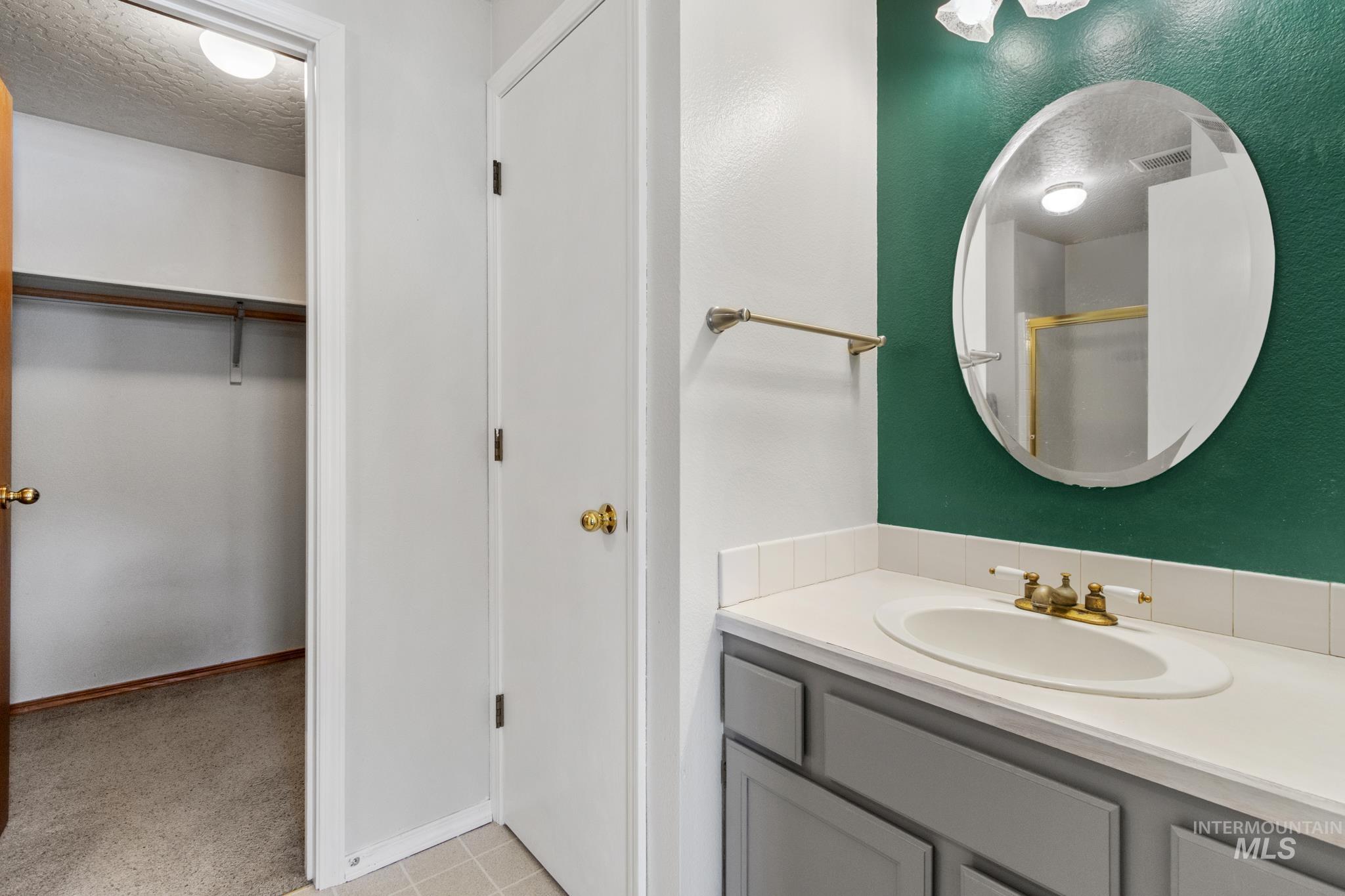 376 Rimview Dr., Boise, Idaho 83716, 3 Bedrooms, 2 Bathrooms, Residential For Sale, Price $544,900, 98978649