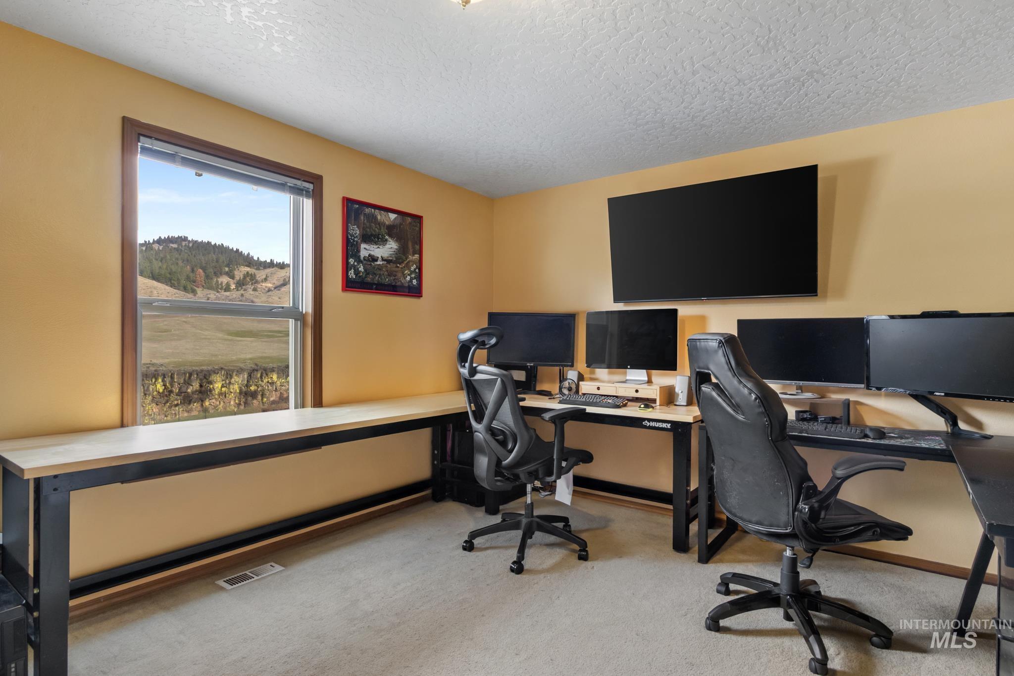 376 Rimview Dr., Boise, Idaho 83716, 3 Bedrooms, 2 Bathrooms, Residential For Sale, Price $544,900, 98978649