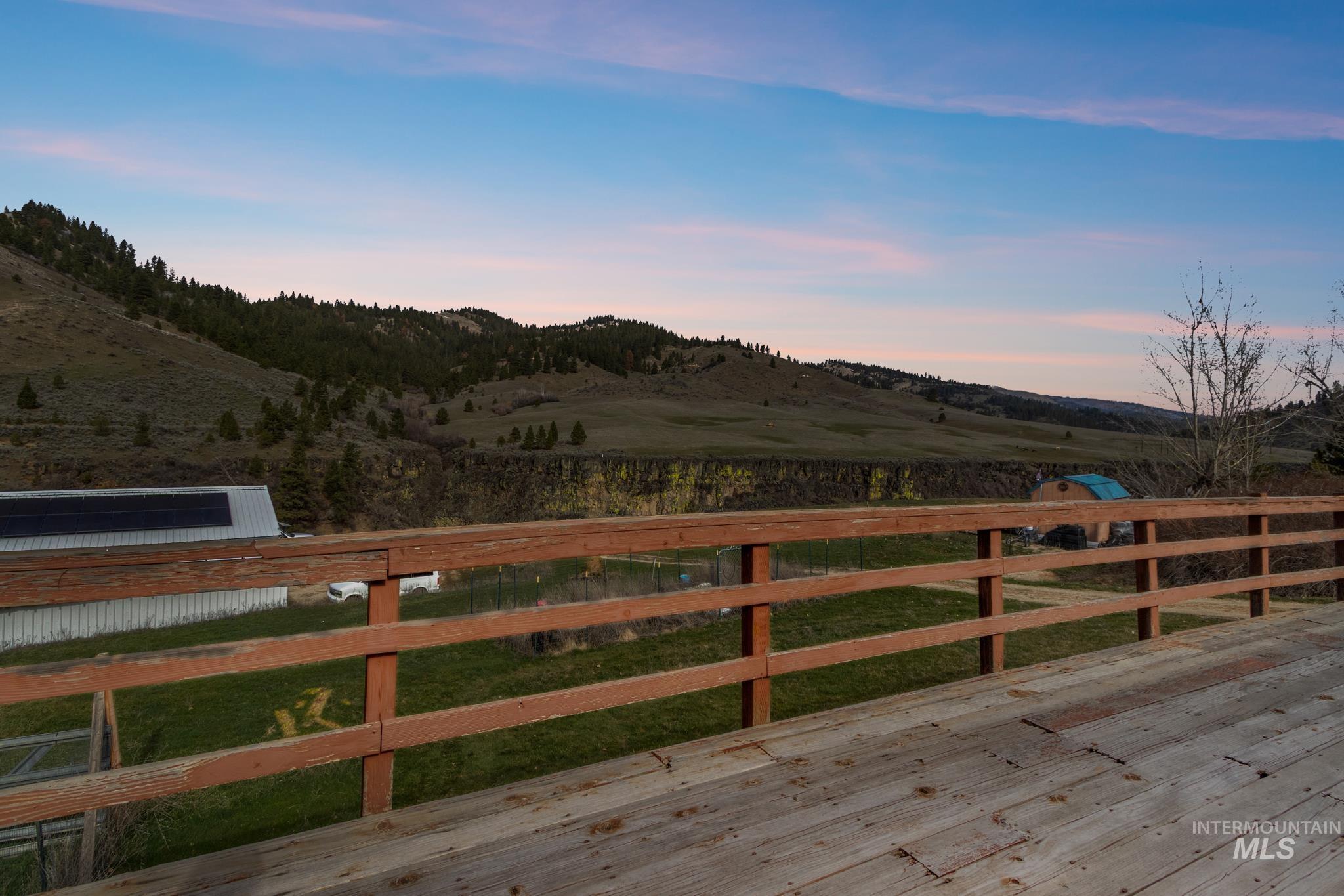 376 Rimview Dr., Boise, Idaho 83716, 3 Bedrooms, 2 Bathrooms, Residential For Sale, Price $544,900, 98978649