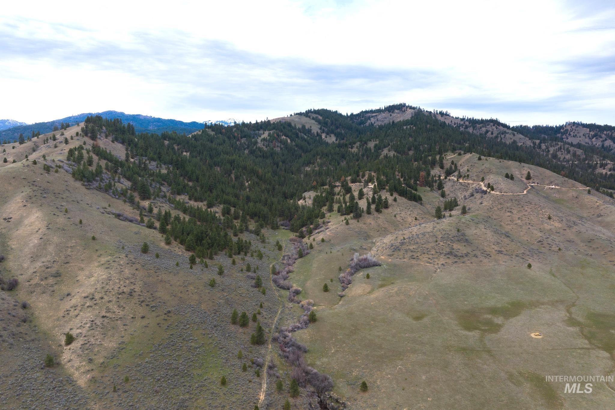 376 Rimview Dr., Boise, Idaho 83716, 3 Bedrooms, 2 Bathrooms, Residential For Sale, Price $544,900, 98978649