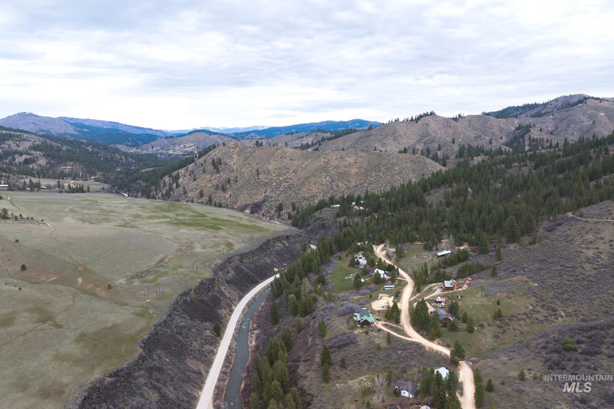 376 Rimview Dr., Boise, Idaho 83716, 3 Bedrooms, 2 Bathrooms, Residential For Sale, Price $544,900, 98978649