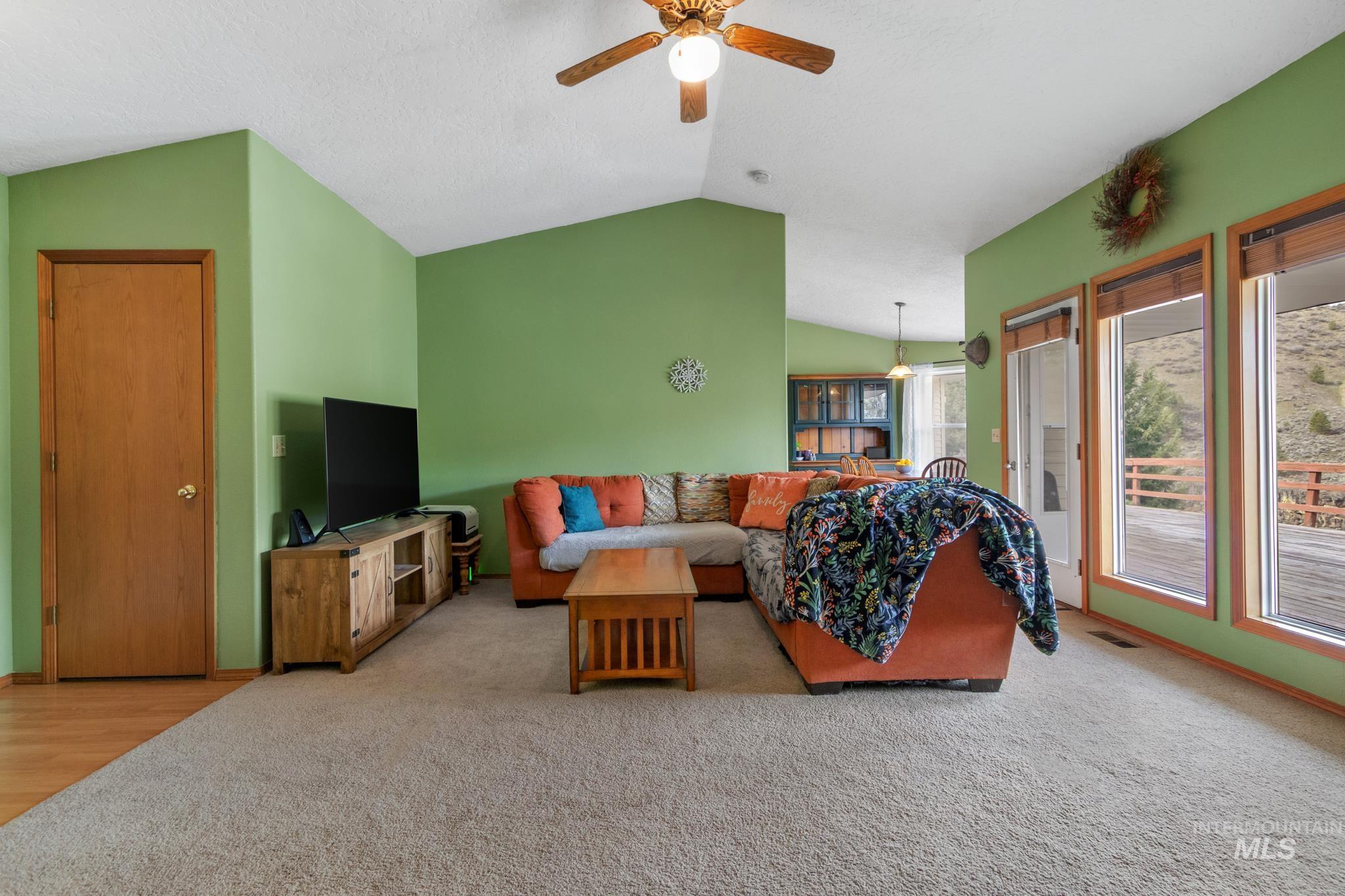 376 Rimview Dr., Boise, Idaho 83716, 3 Bedrooms, 2 Bathrooms, Residential For Sale, Price $544,900, 98978649