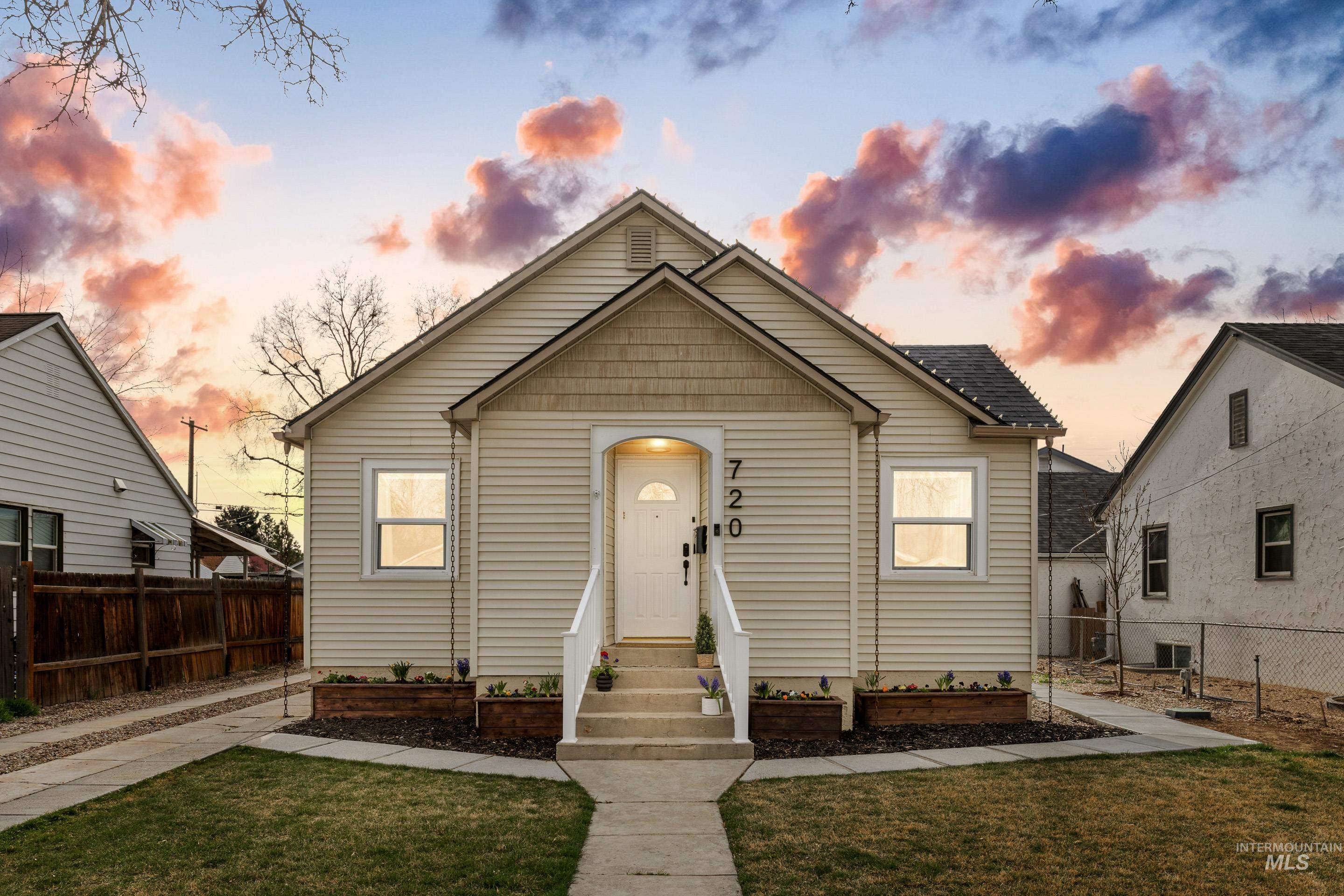 720 17th Ave. S., Nampa, Idaho 83651, 5 Bedrooms, 2 Bathrooms, Residential For Sale, Price $420,000, 98978651