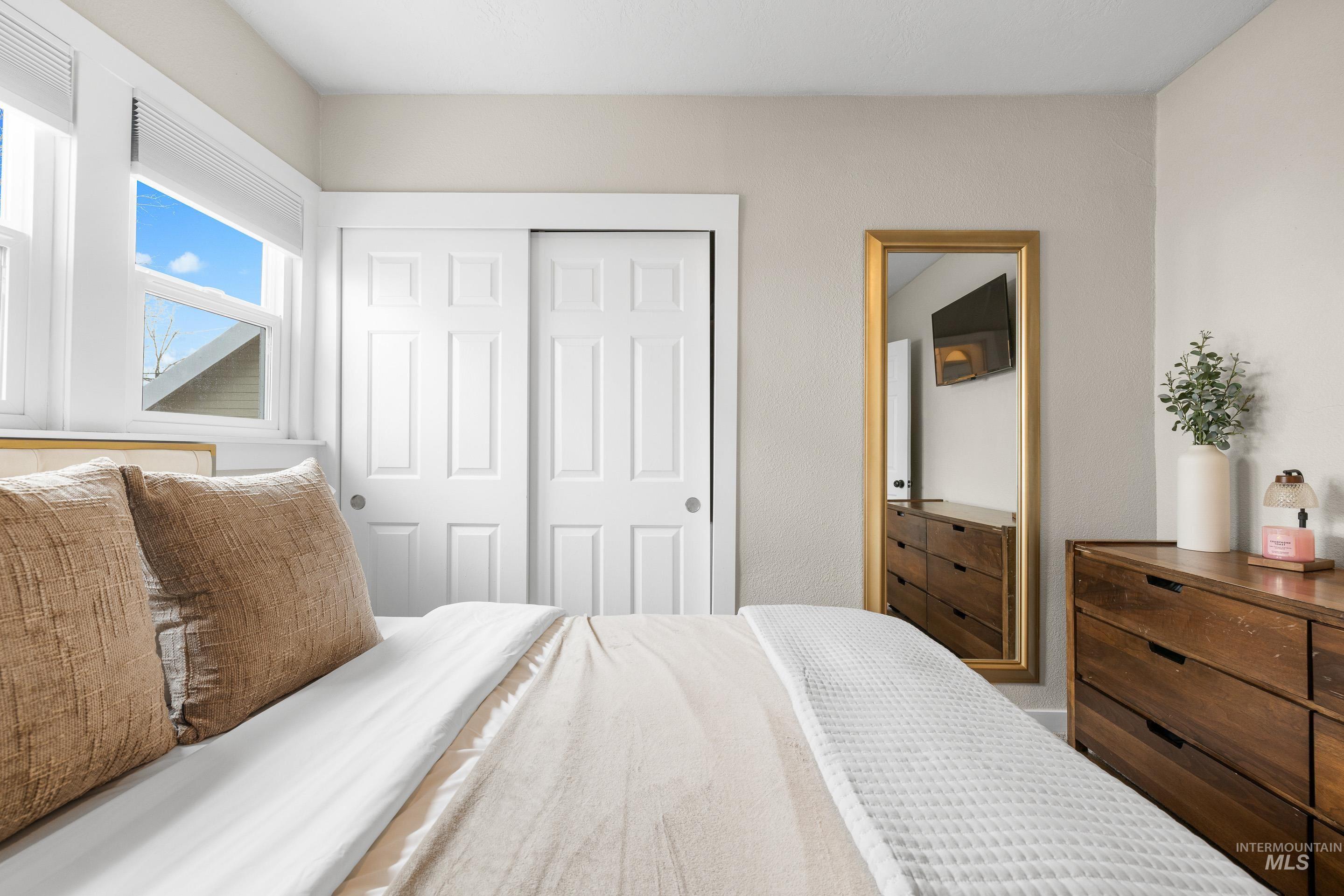 720 17th Ave. S., Nampa, Idaho 83651, 5 Bedrooms, 2 Bathrooms, Residential For Sale, Price $420,000, 98978651