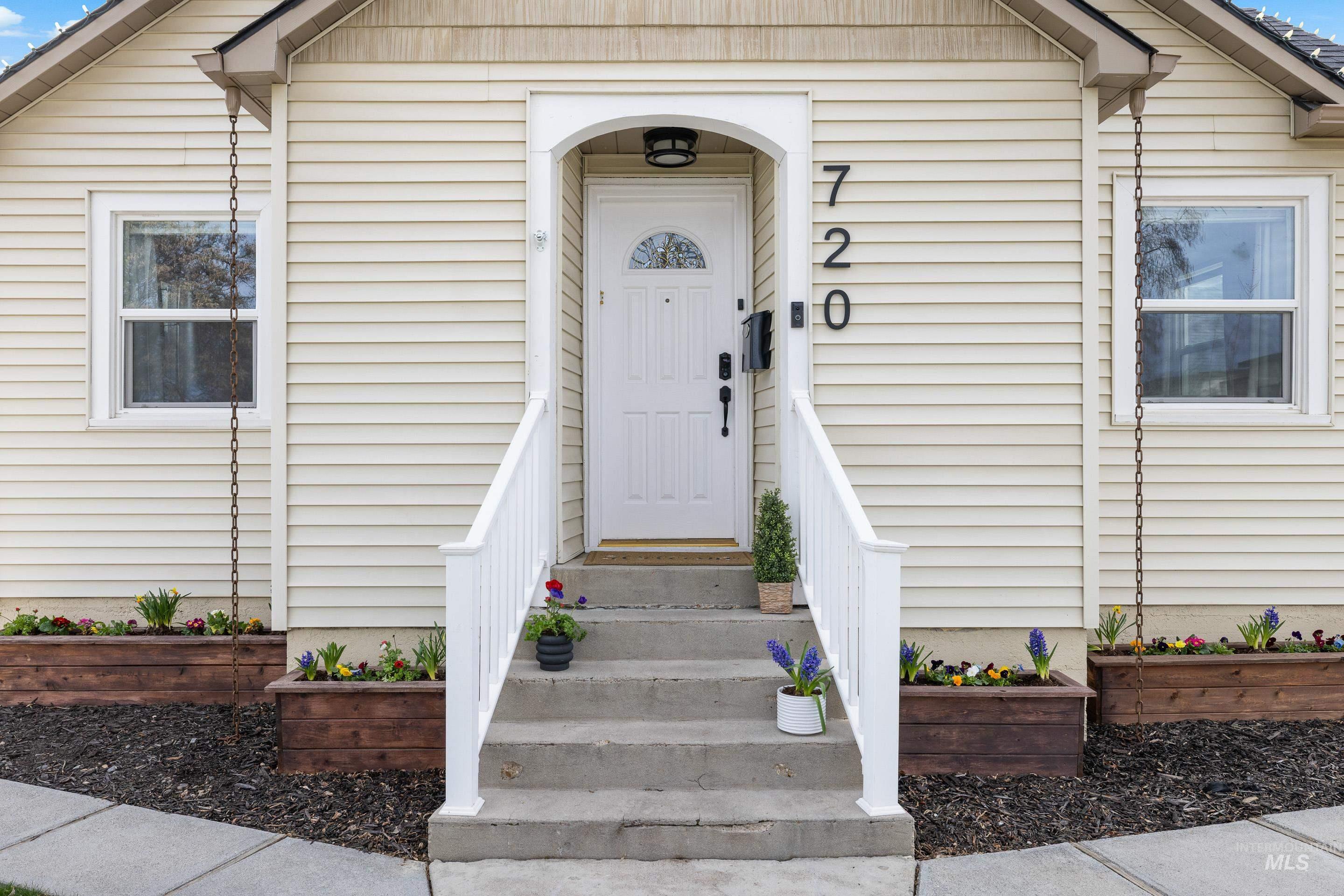 720 17th Ave. S., Nampa, Idaho 83651, 5 Bedrooms, 2 Bathrooms, Residential For Sale, Price $420,000, 98978651