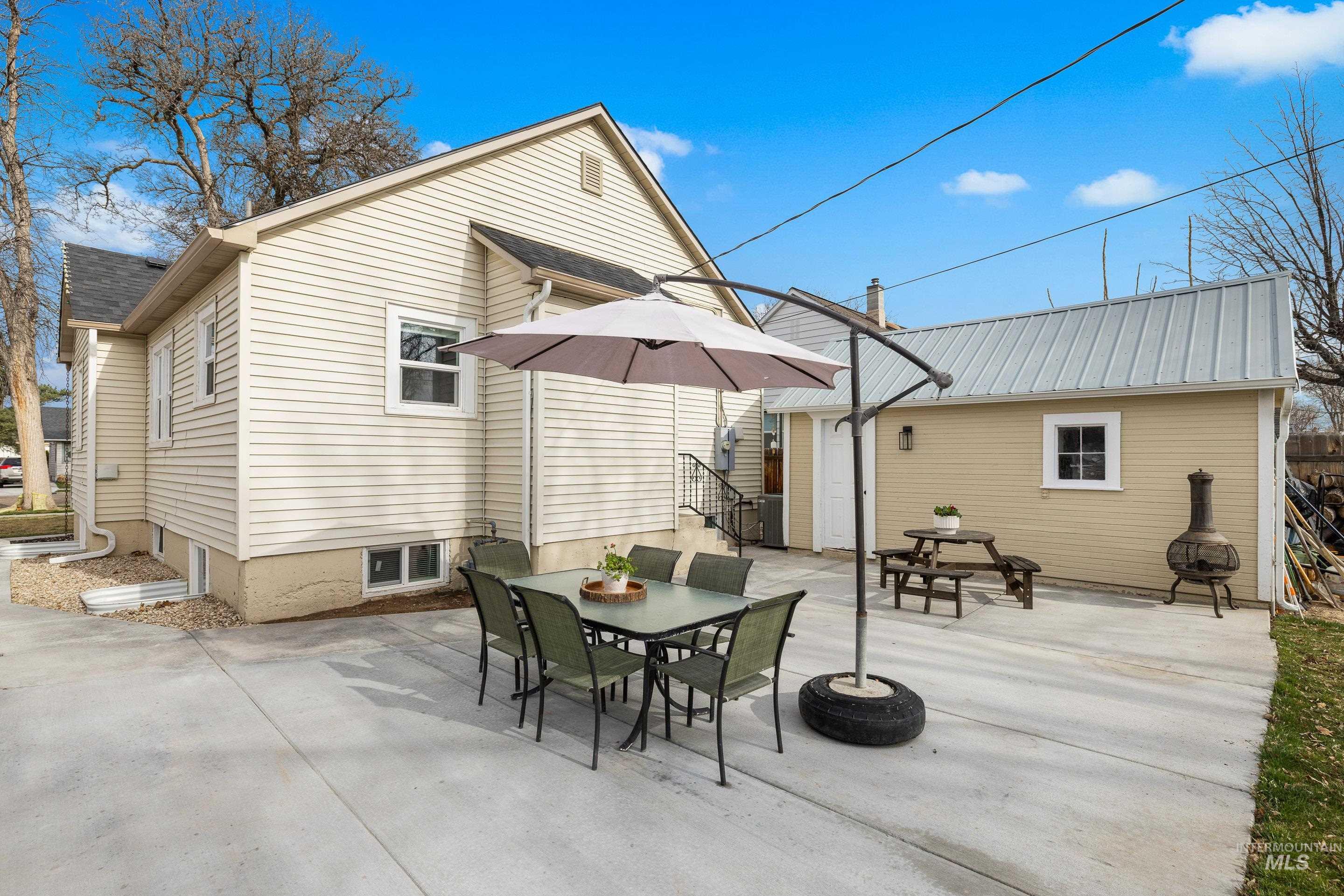 720 17th Ave. S., Nampa, Idaho 83651, 5 Bedrooms, 2 Bathrooms, Residential For Sale, Price $420,000, 98978651