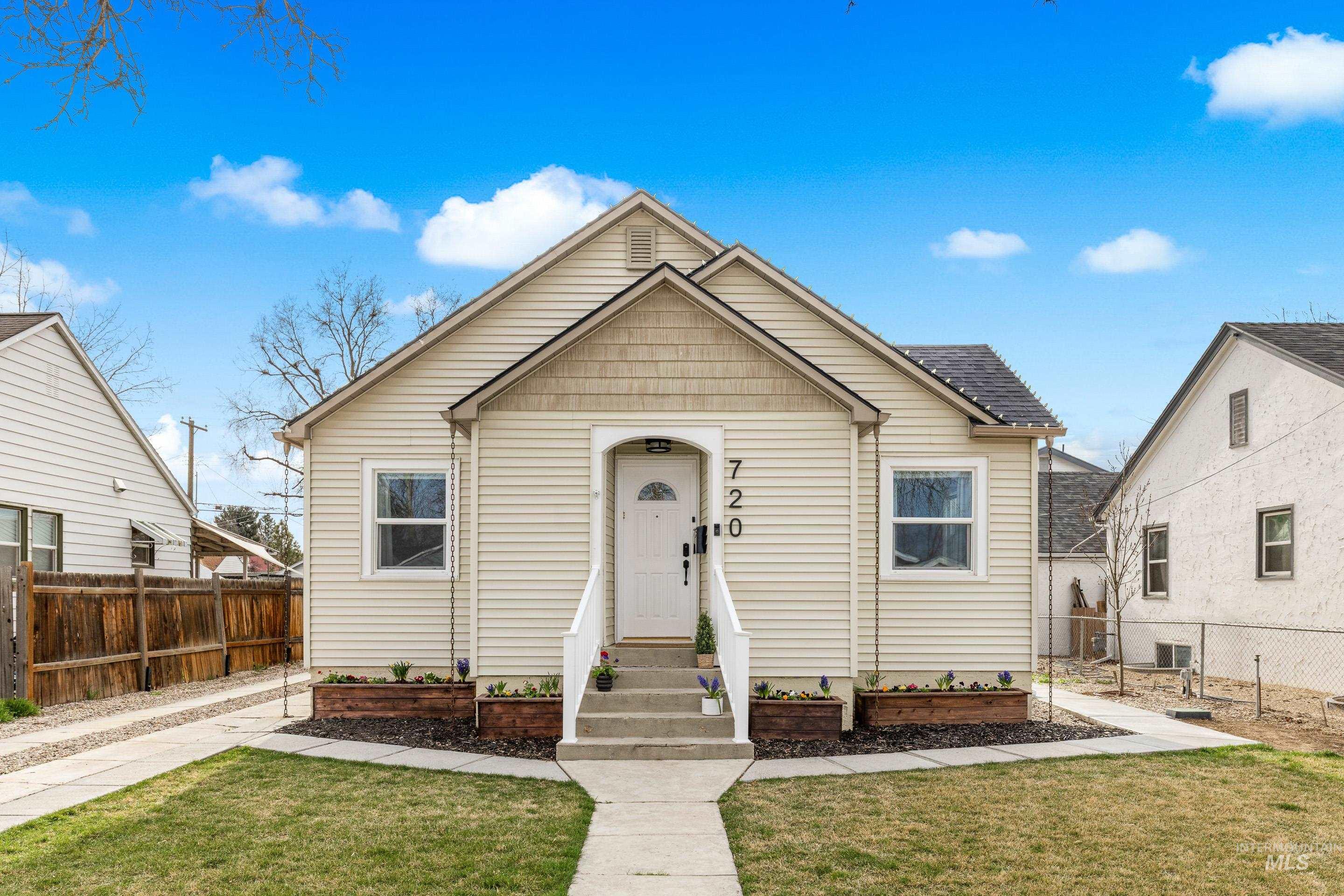 720 17th Ave. S., Nampa, Idaho 83651, 5 Bedrooms, 2 Bathrooms, Residential For Sale, Price $420,000, 98978651