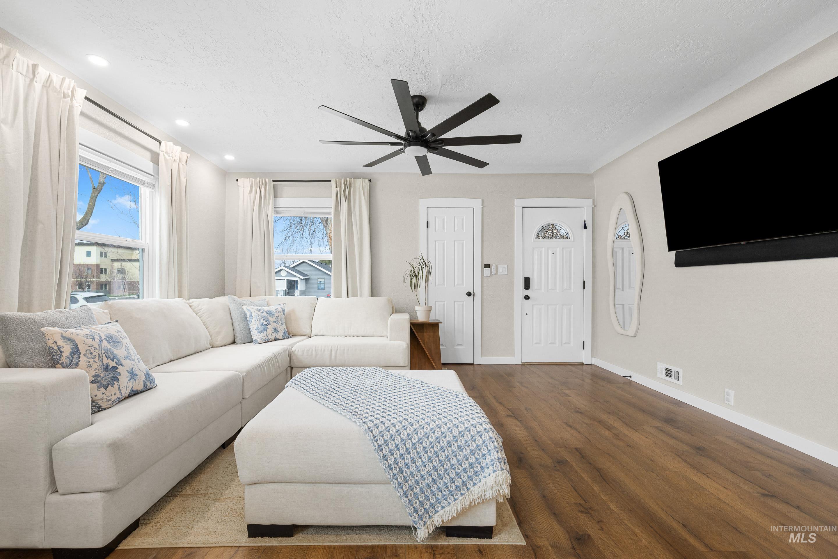 720 17th Ave. S., Nampa, Idaho 83651, 5 Bedrooms, 2 Bathrooms, Residential For Sale, Price $420,000, 98978651