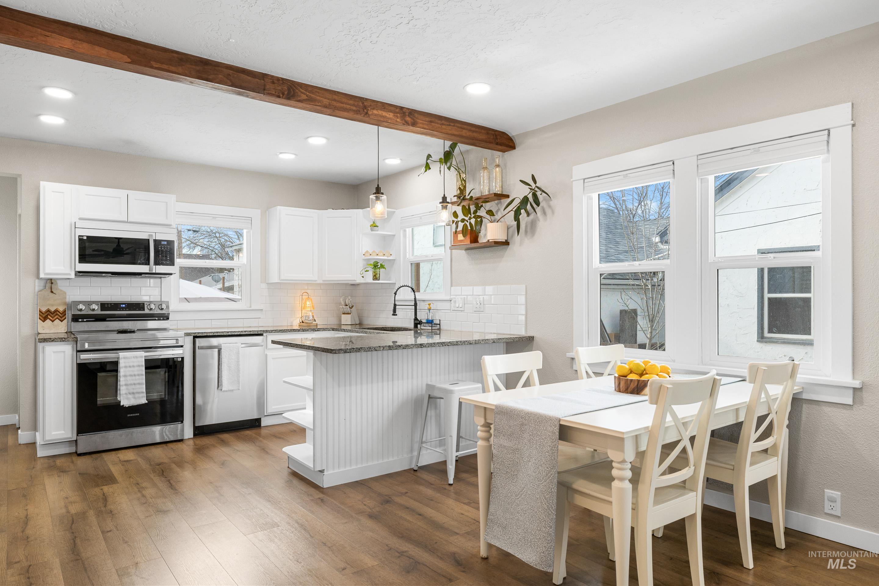 720 17th Ave. S., Nampa, Idaho 83651, 5 Bedrooms, 2 Bathrooms, Residential For Sale, Price $420,000, 98978651