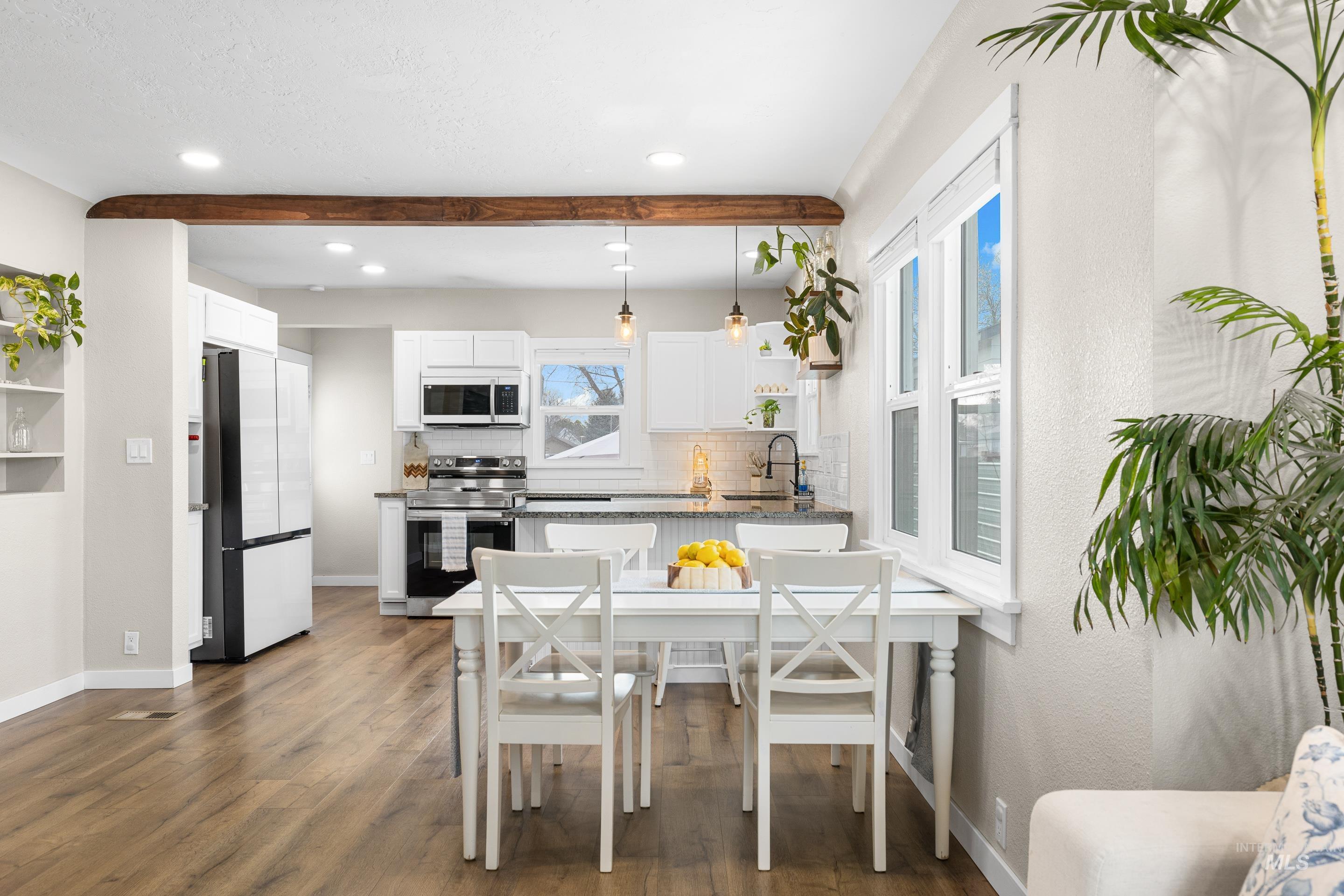 720 17th Ave. S., Nampa, Idaho 83651, 5 Bedrooms, 2 Bathrooms, Residential For Sale, Price $420,000, 98978651