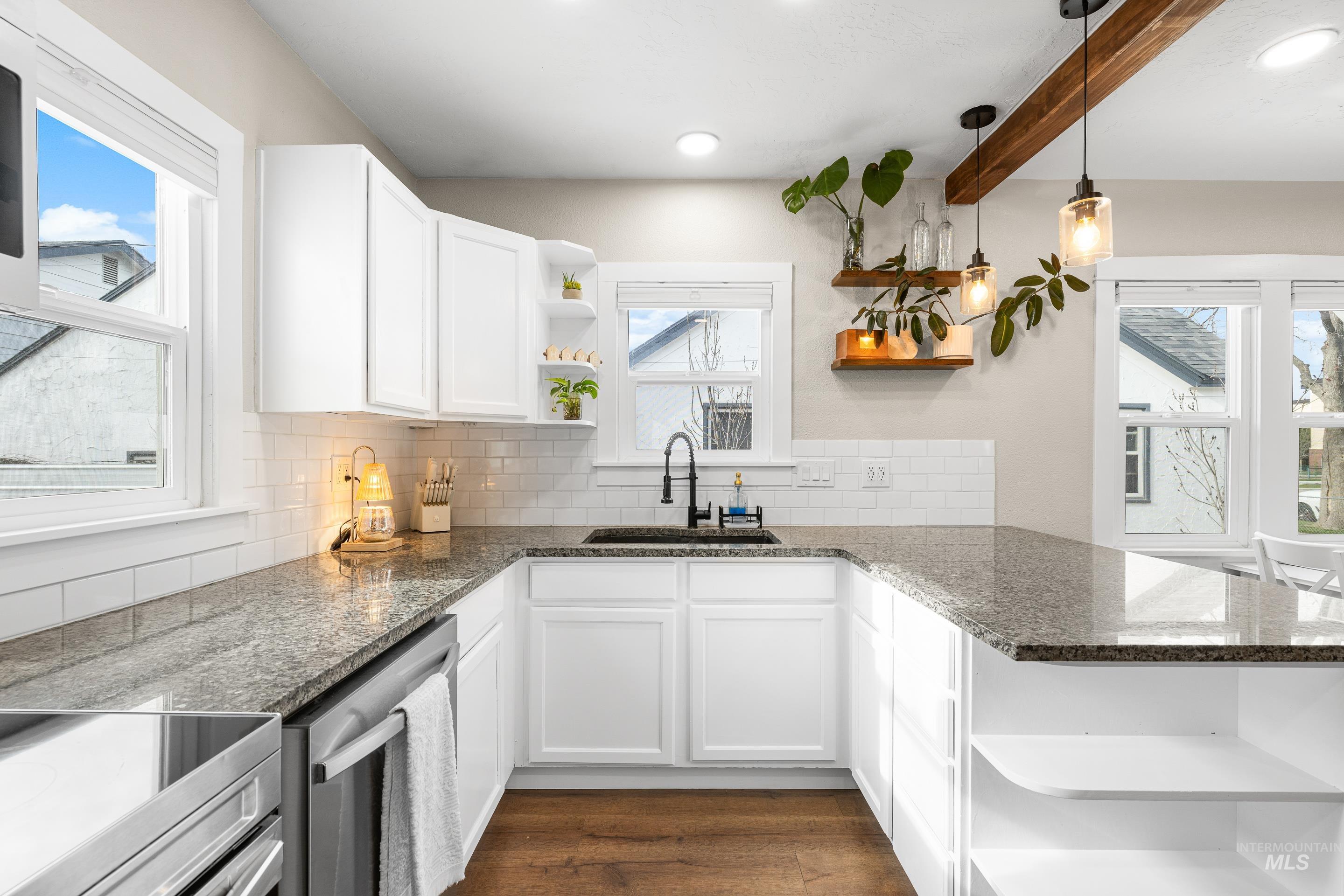 720 17th Ave. S., Nampa, Idaho 83651, 5 Bedrooms, 2 Bathrooms, Residential For Sale, Price $420,000, 98978651