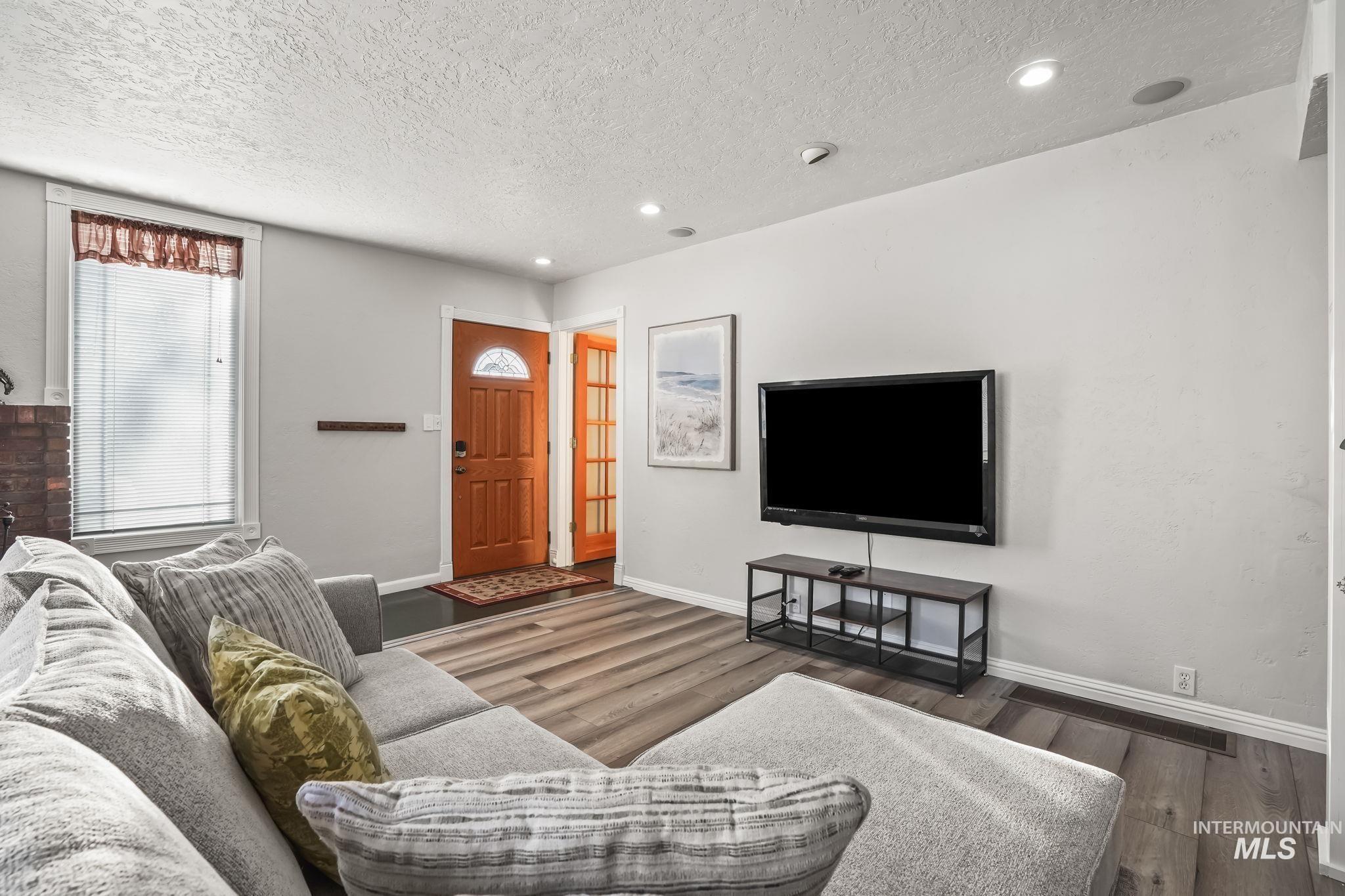 1014 E Franklin St., Boise, Idaho 83712, 3 Bedrooms, 2.5 Bathrooms, Residential For Sale, Price $749,900, 98978654