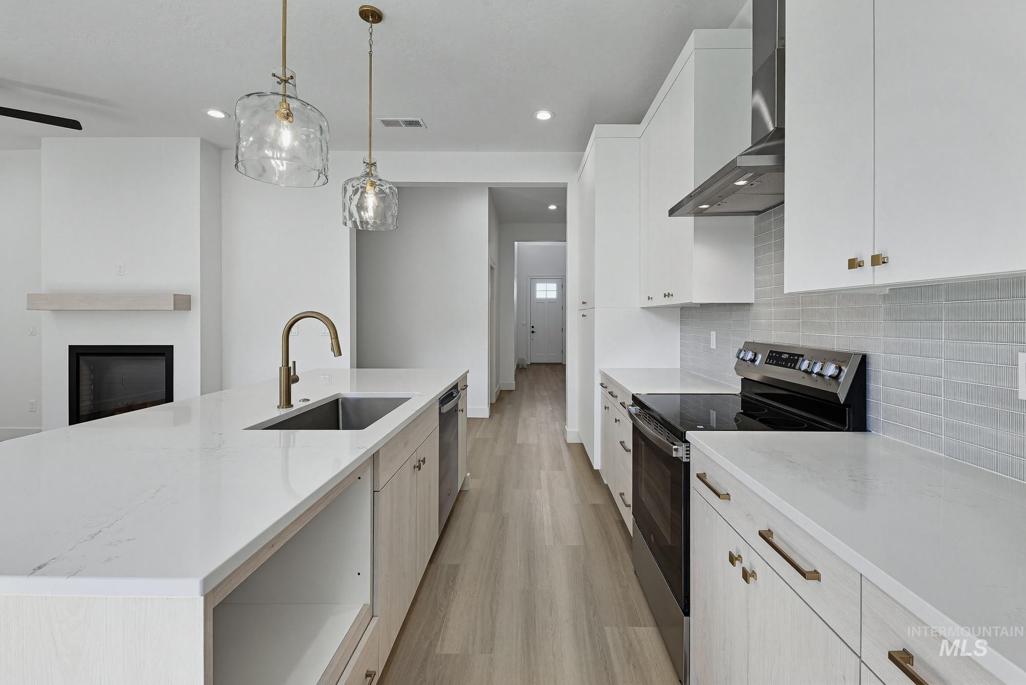 5034 S Brian Ave, Boise, Idaho 83716, 3 Bedrooms, 2.5 Bathrooms, Residential For Sale, Price $679,000,MLS 98978655