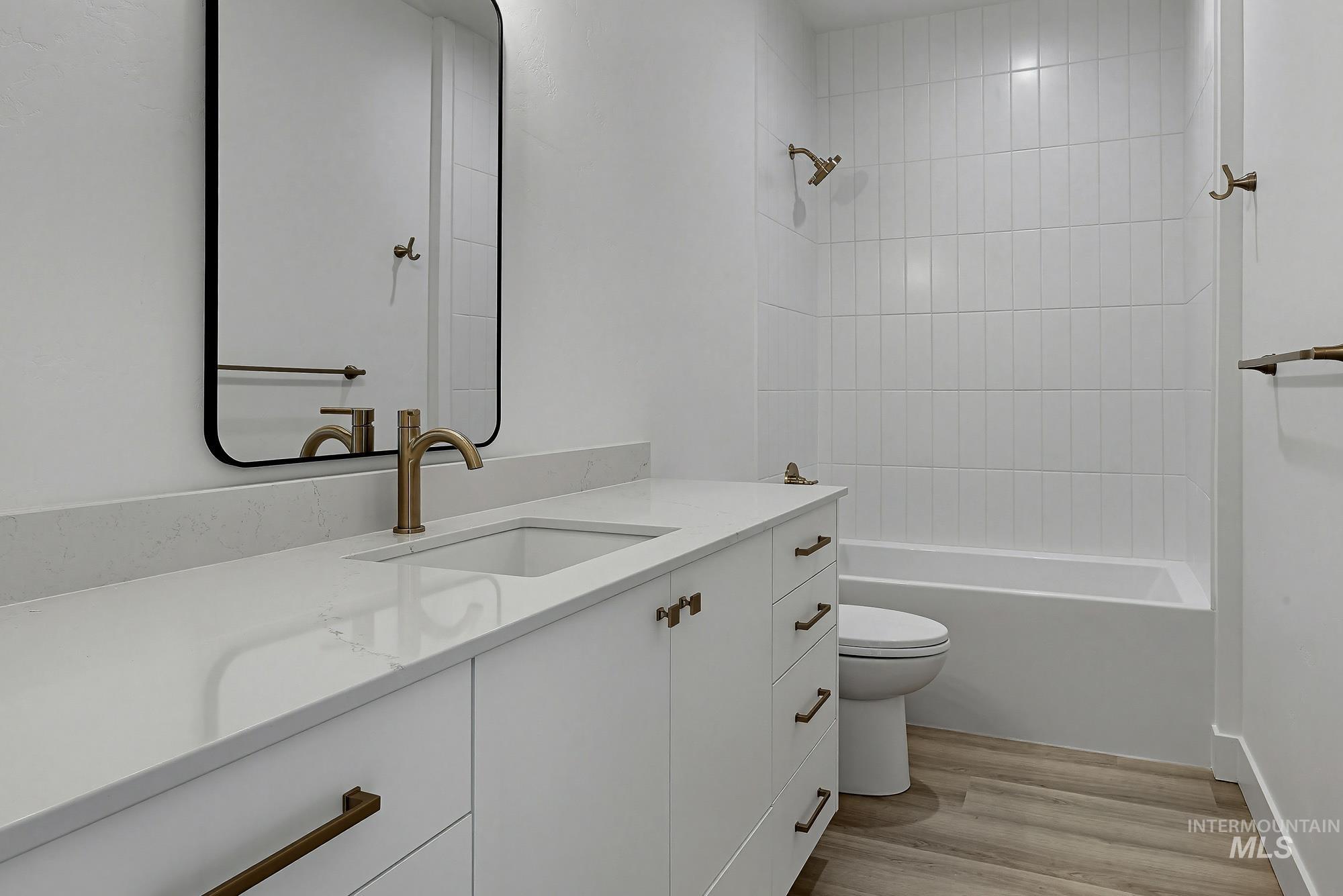 5034 S Brian Ave, Boise, Idaho 83716, 3 Bedrooms, 2.5 Bathrooms, Residential For Sale, Price $679,000,MLS 98978655