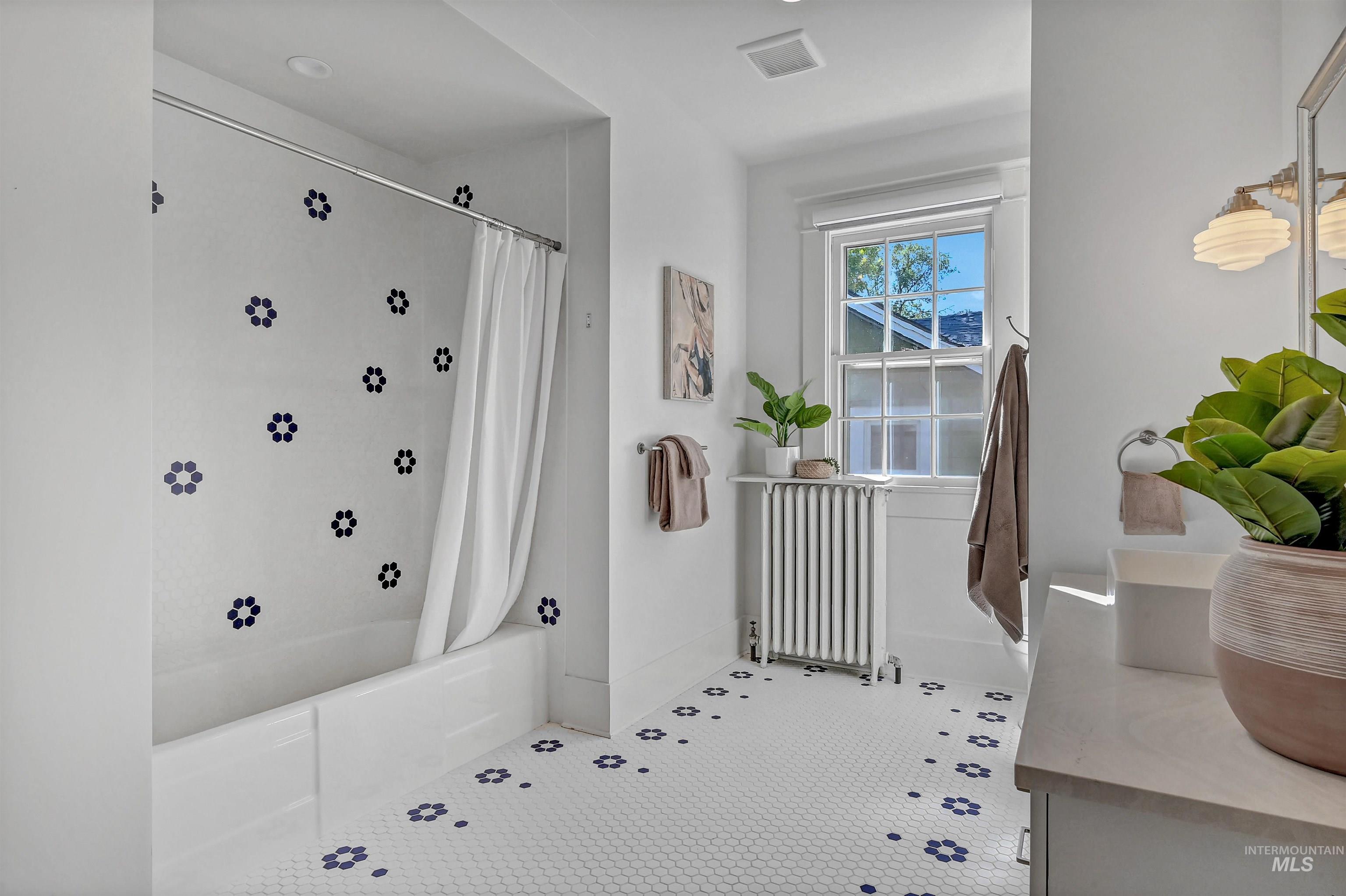 1019 N 9Th St, Boise, Idaho 83702-4232, 4 Bedrooms, 2.5 Bathrooms, Residential For Sale, Price $1,700,000,MLS 98978656