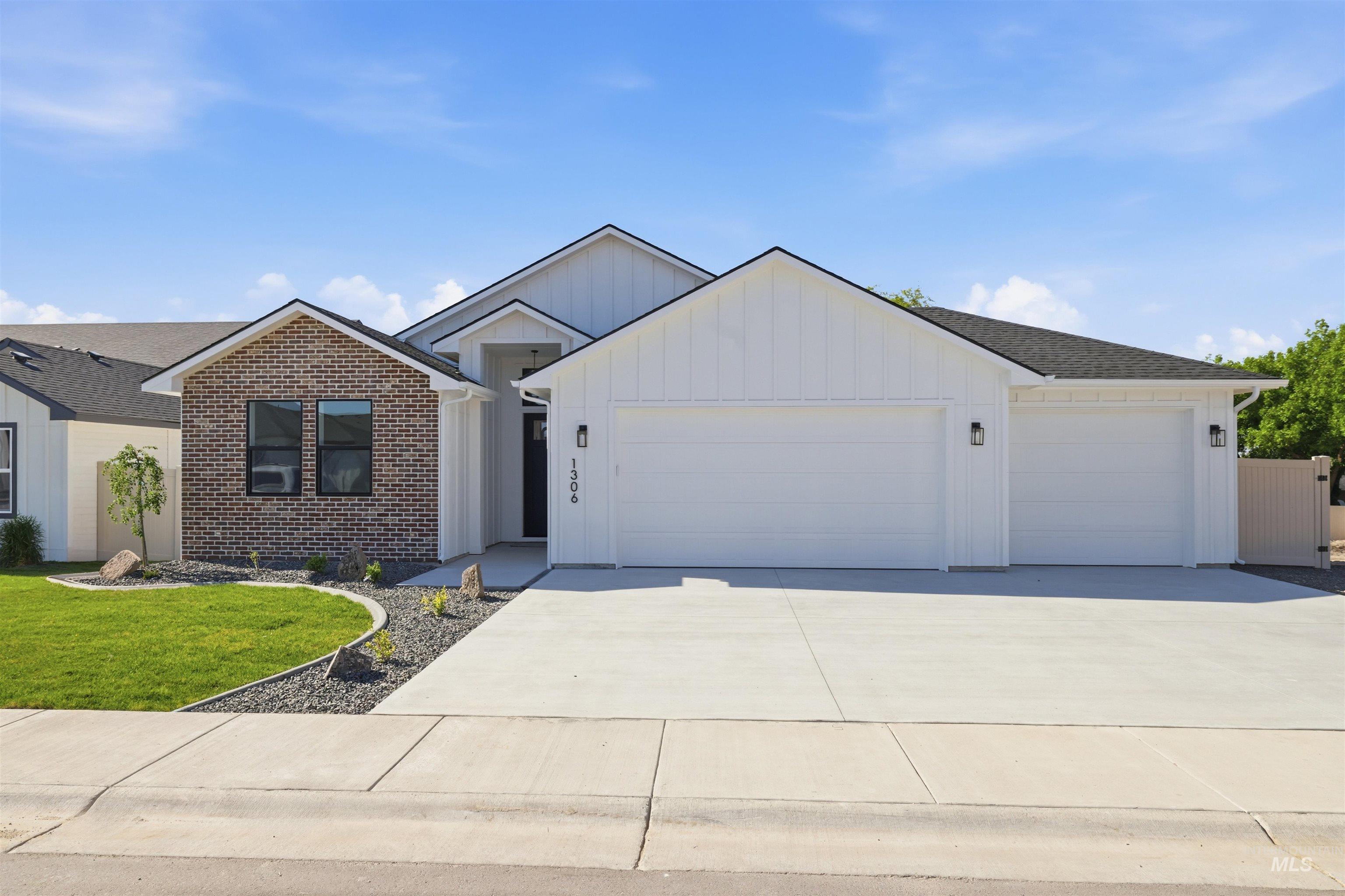 1306 Birch St, Parma, Idaho 83660, 3 Bedrooms, 2 Bathrooms, Residential For Sale, Price $410,000,MLS 98978657