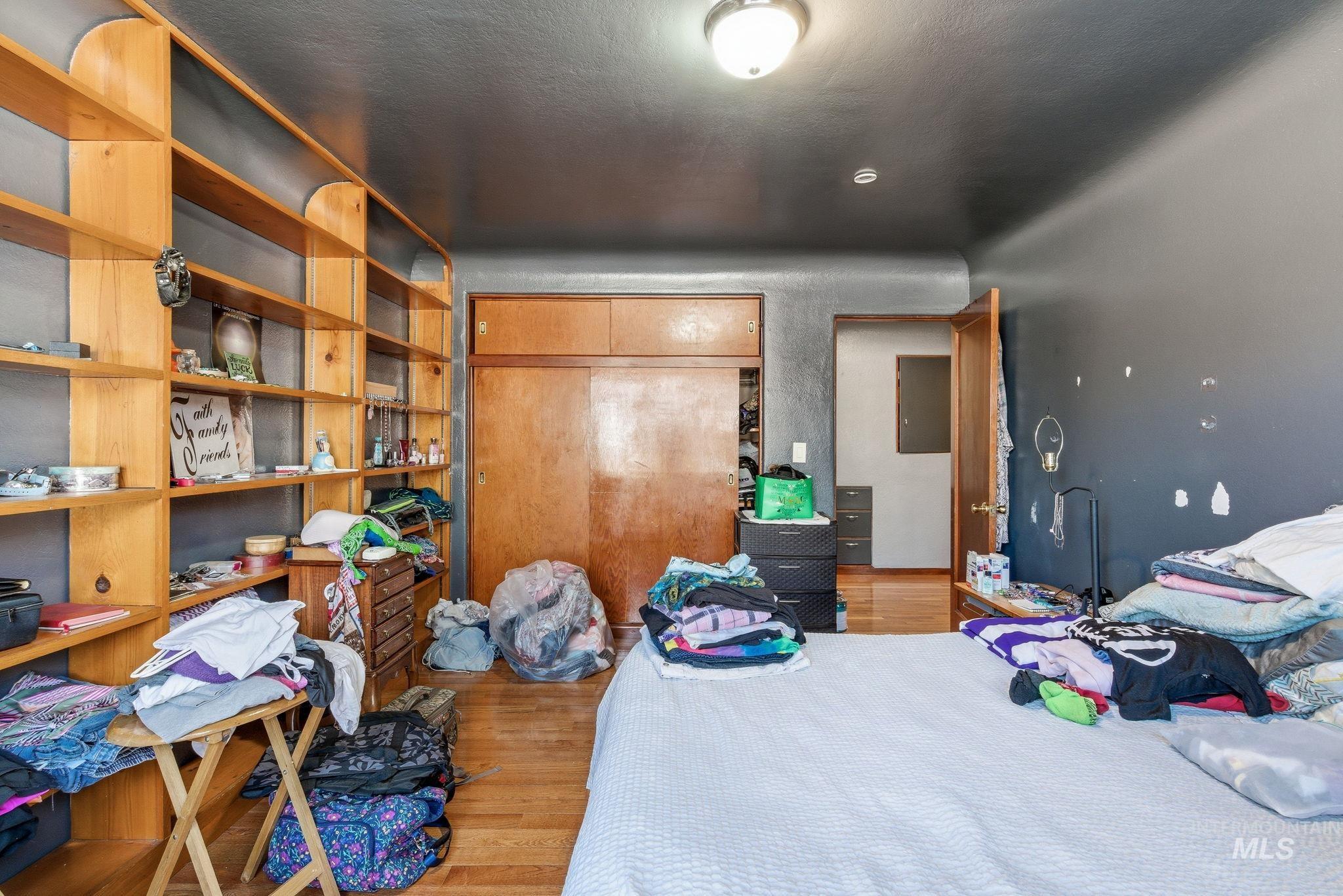 123 S Holly St, Nampa, Idaho 83686-5101, 2 Bedrooms, 1 Bathroom, Residential Income For Sale, Price $499,900,MLS 98978658